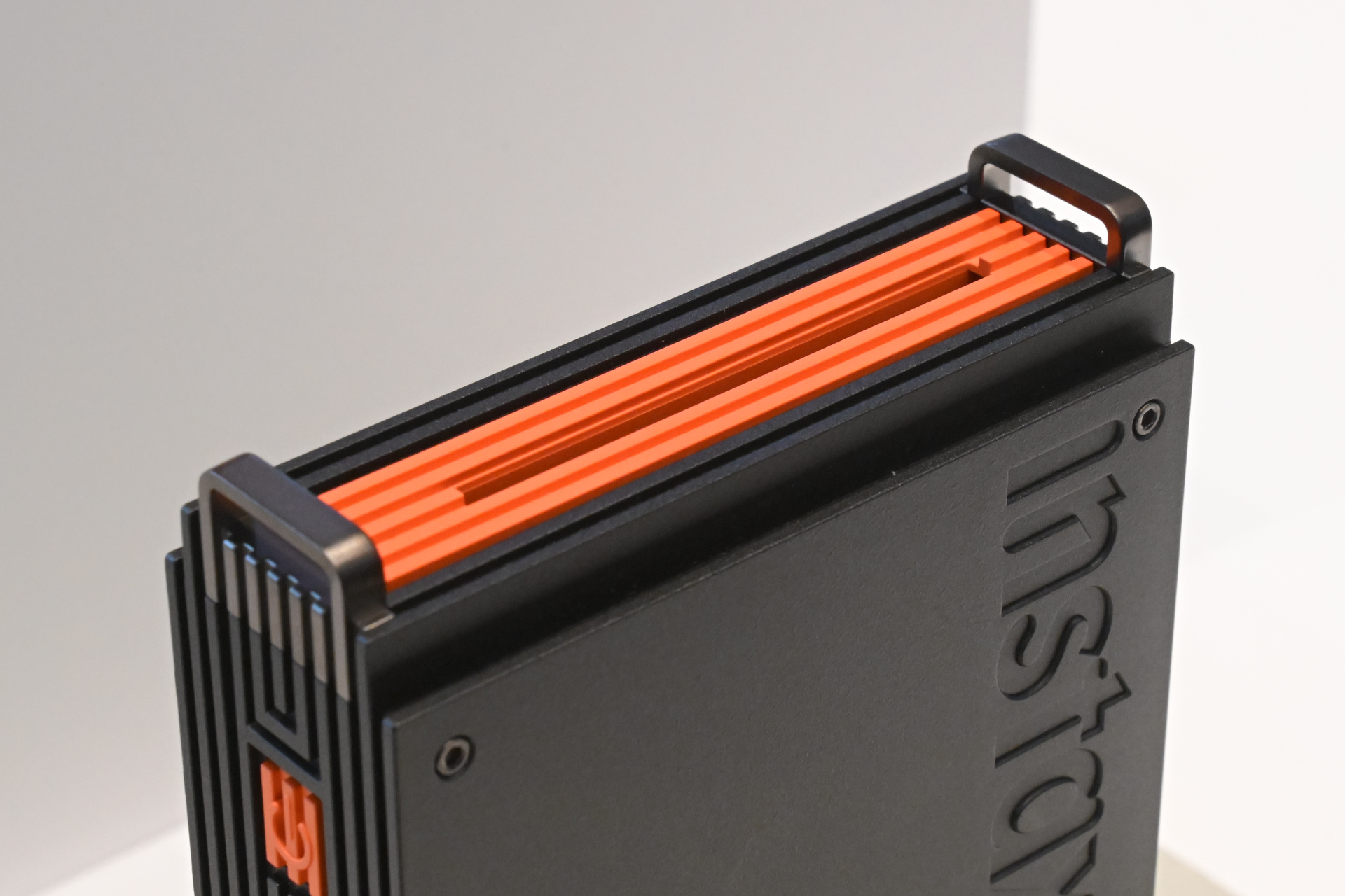 上部からプリントが排出される