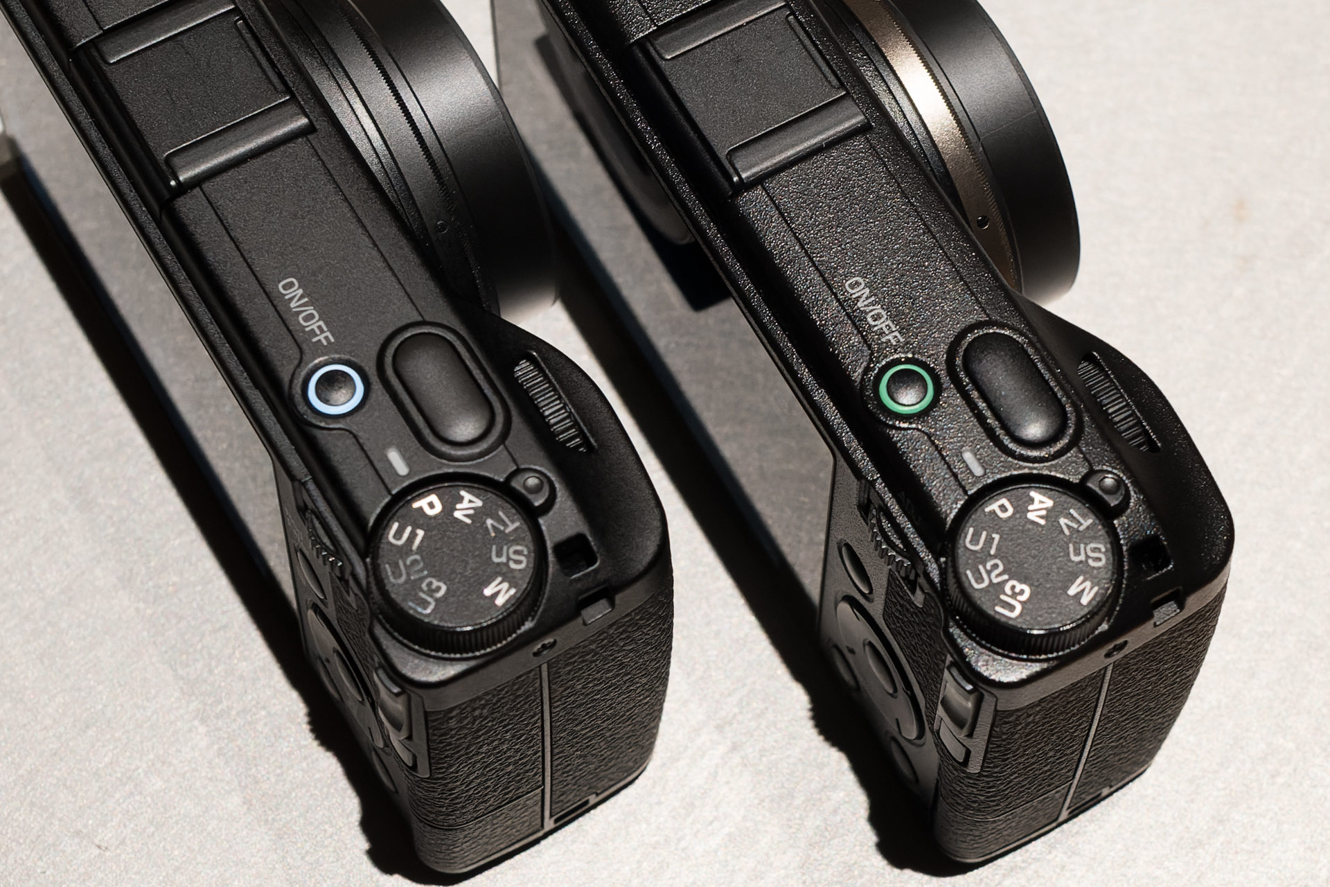 電源ランプは白く点灯する