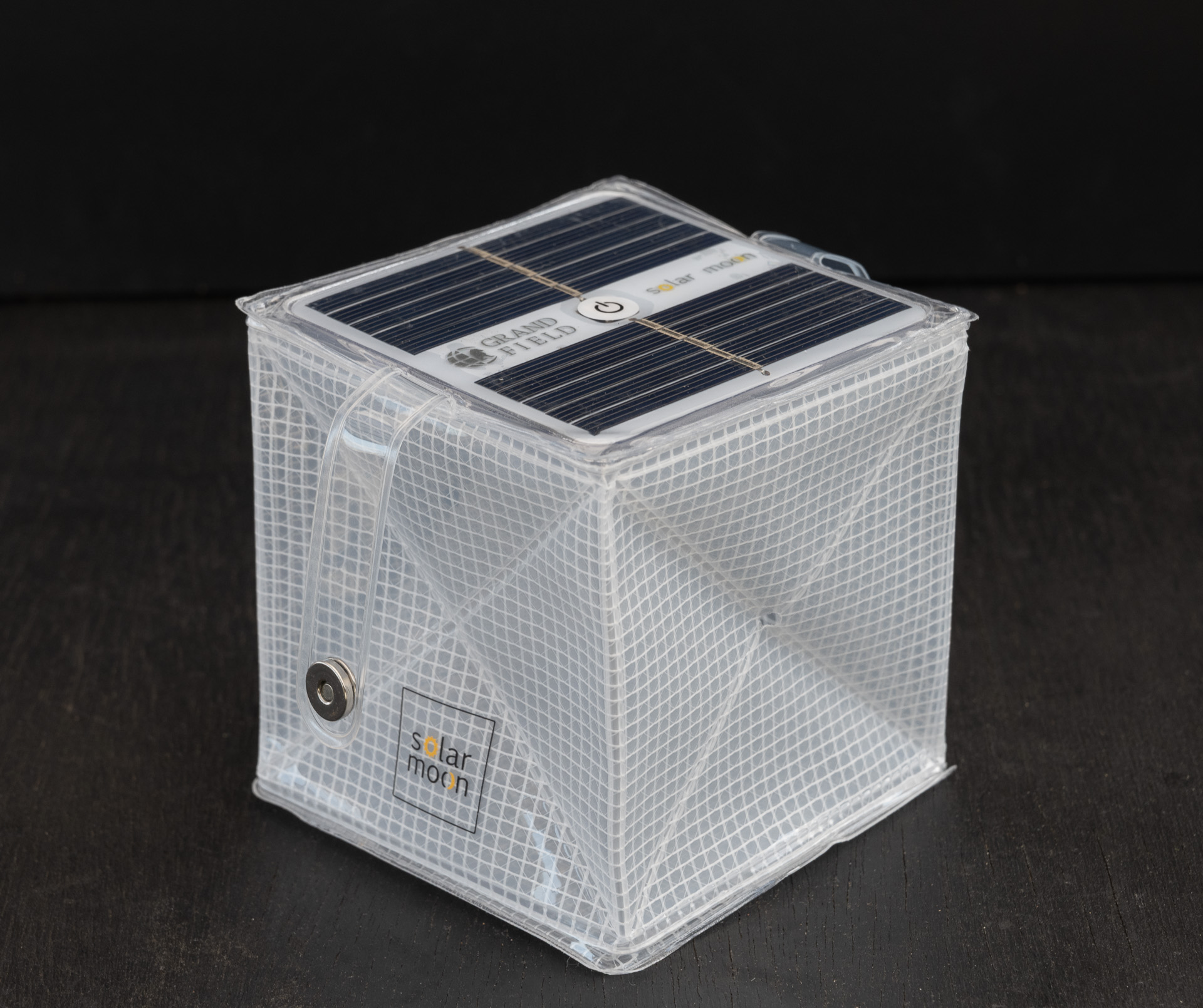 使用時の状態。天の部分にLEDが入っていて、下を照らす感じだ