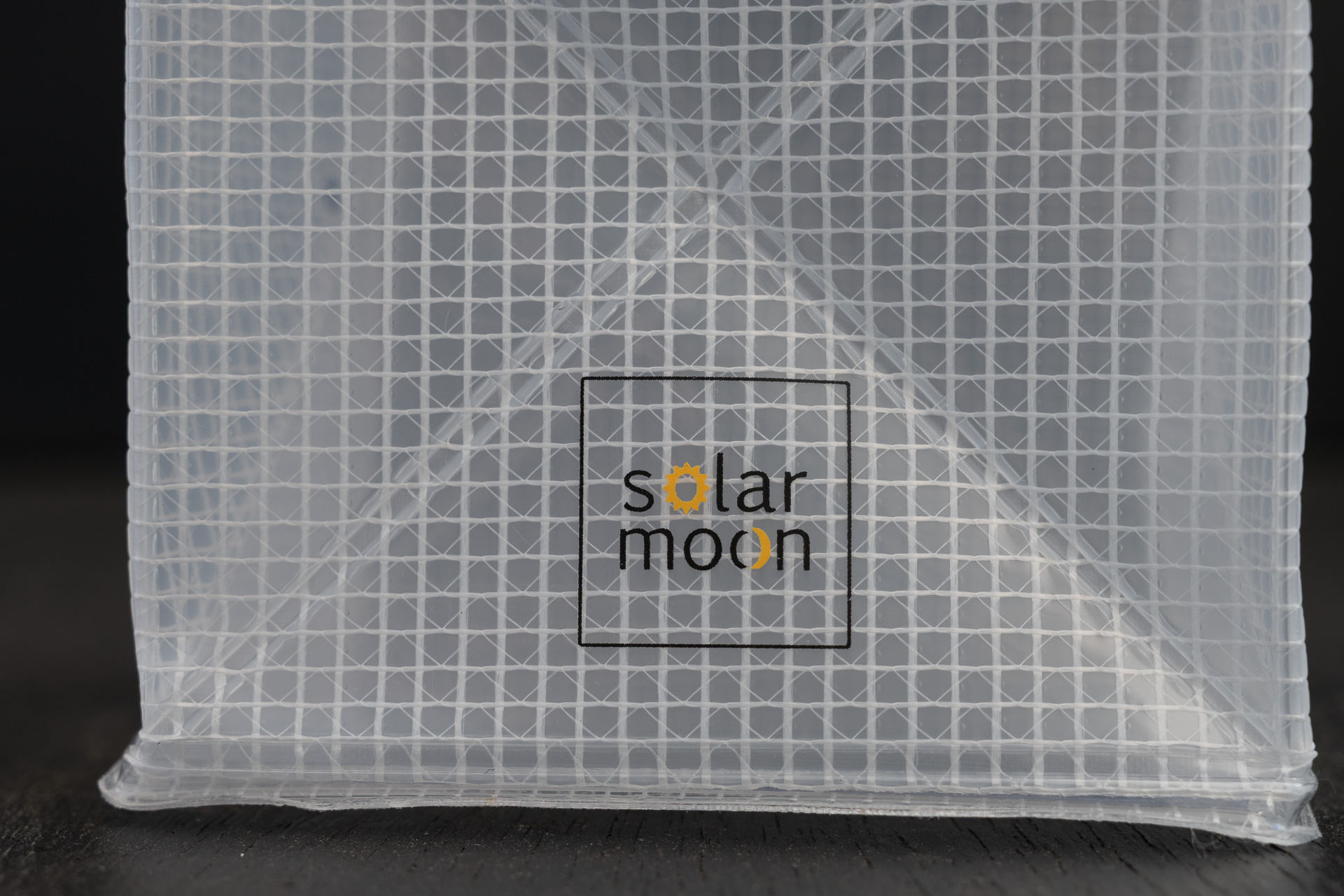 この折れ目にそって畳まれるので収まりがよいのだ