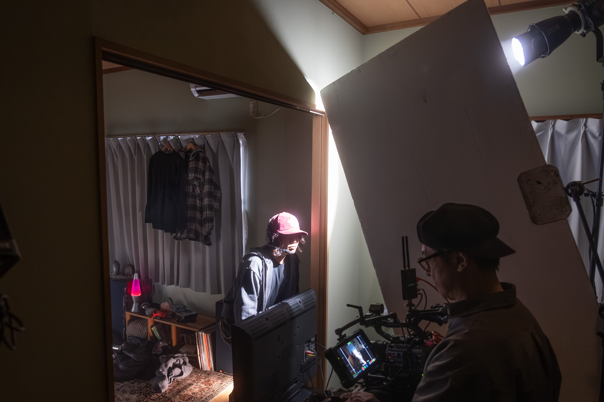 ボードを使って扉の光を再現。このように1人では難しそうな演出も見られた