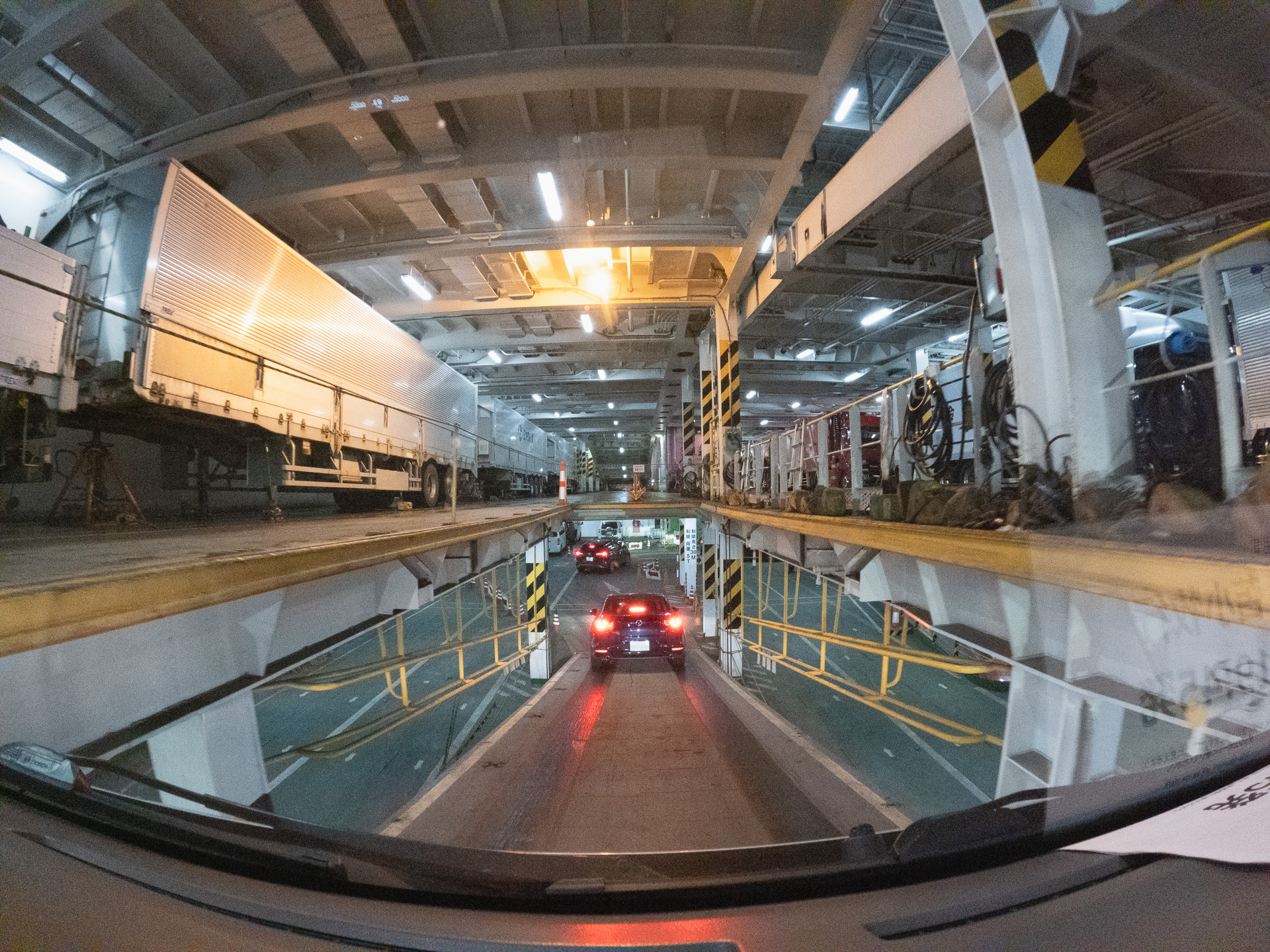 船内に入るとダンジョンのようで面白いよ。ワクワクしますよねえ