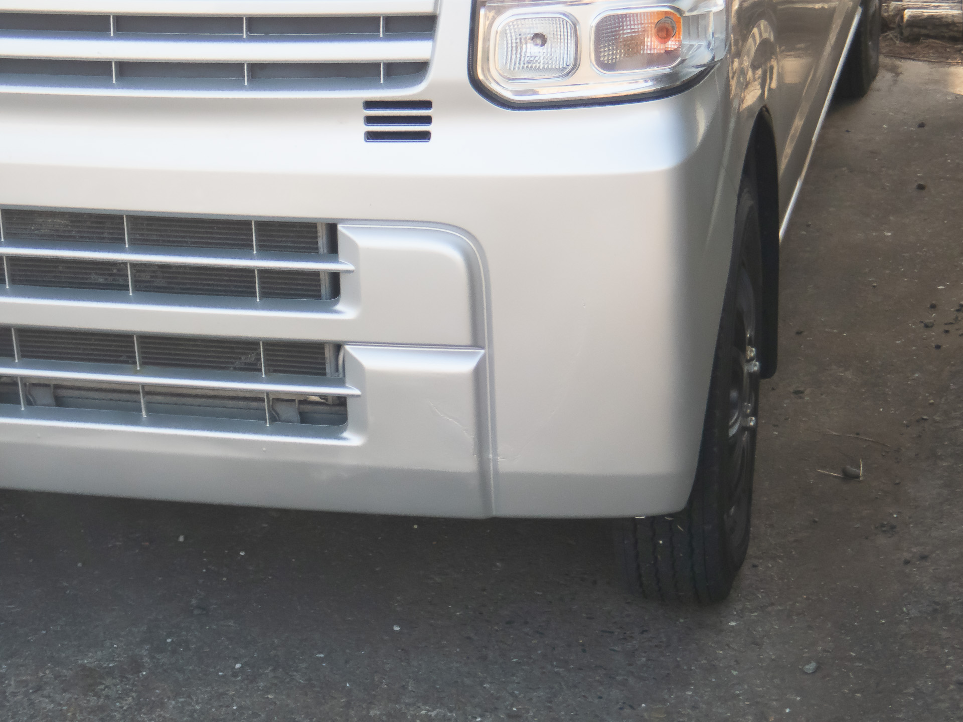 まだ傷跡は残っているが、目立たなくなったのでよしとする。暖かくなってから再度やりなおしても良いと思えるほど作業は楽だった