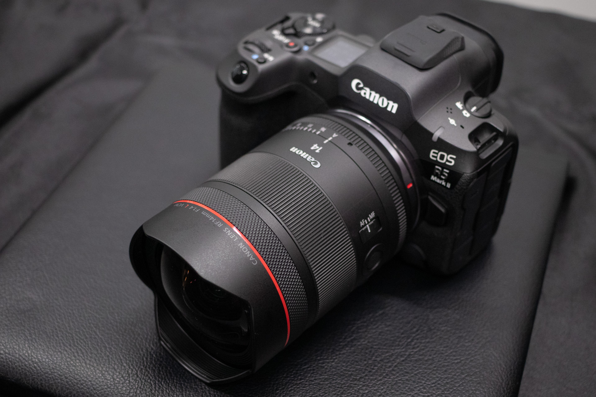 RF14mm F1.4 L VCM