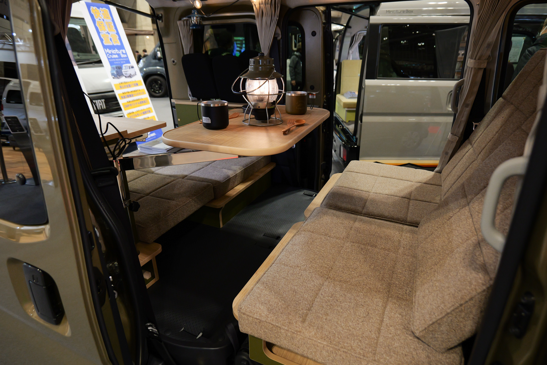 シートマットは厚みもあり快適そうだ