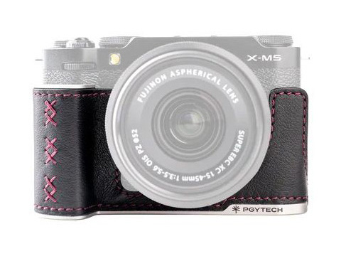 X-M5」「X100VI」などに対応したPGYTECHのレザーカメラケース