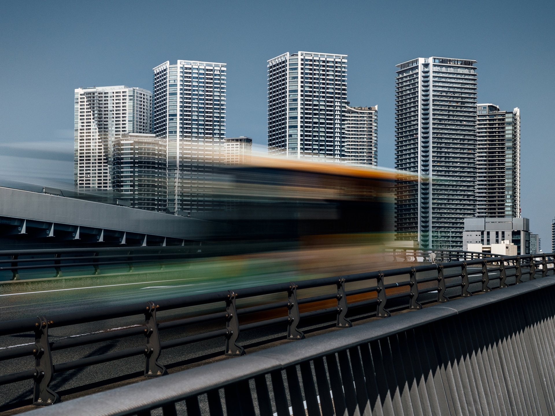 <span class="fnt-85">OMDS OM SYSTEM OM-3／M.ZUIKO DIGITAL ED 12-40mm F2.8 PRO／32mm（64mm相当）／シャッター優先AE（F7.1、0.5秒、－1.0EV）／ISO 200／WB：オート／ライブND64</span>