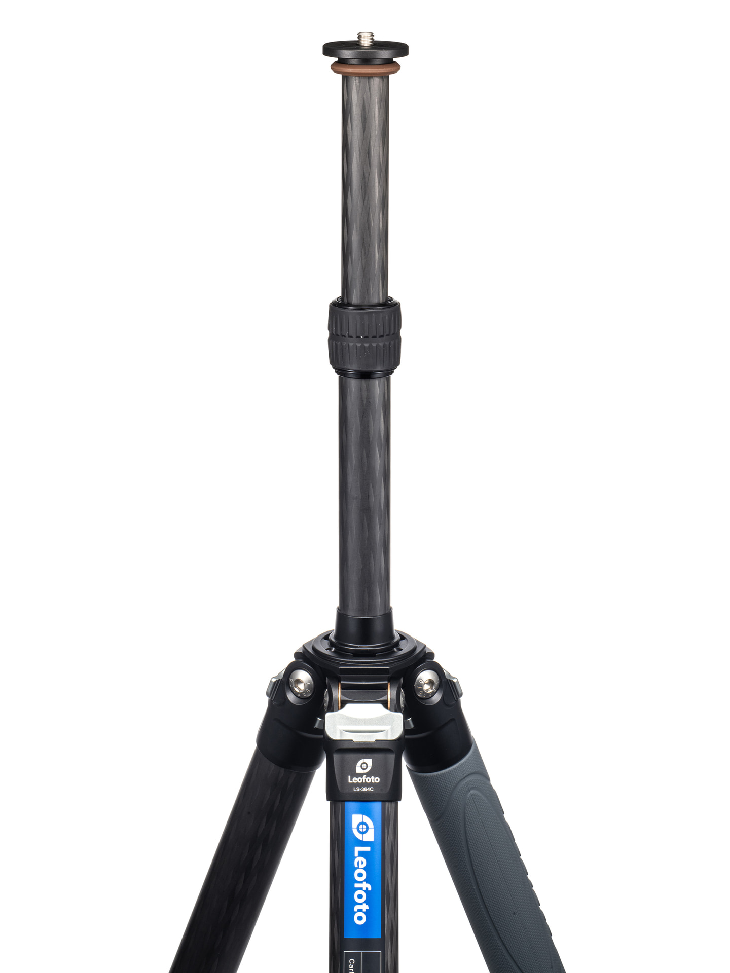 センターポールは付属しており、後付けで高さを稼ぐことができる。高い位置からのハイアングル撮影などにも対応可能だ