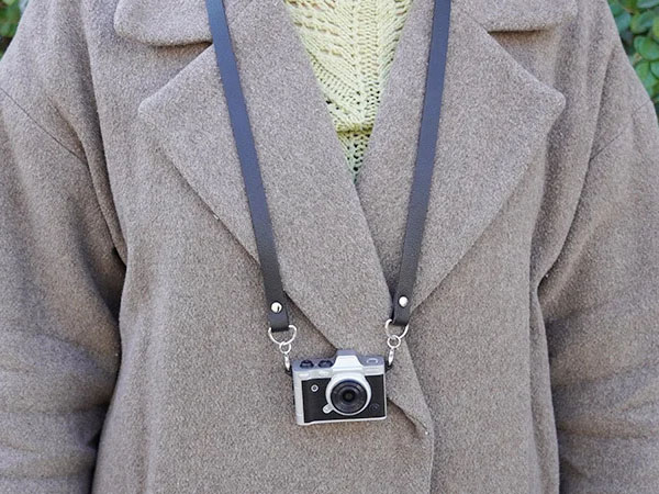 首からかけたところ