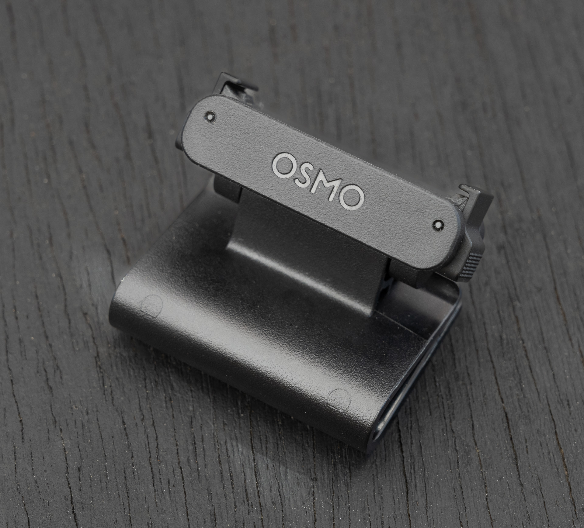 スタンダードコンボに同梱。Osmo Nano 磁気ハットクリップ