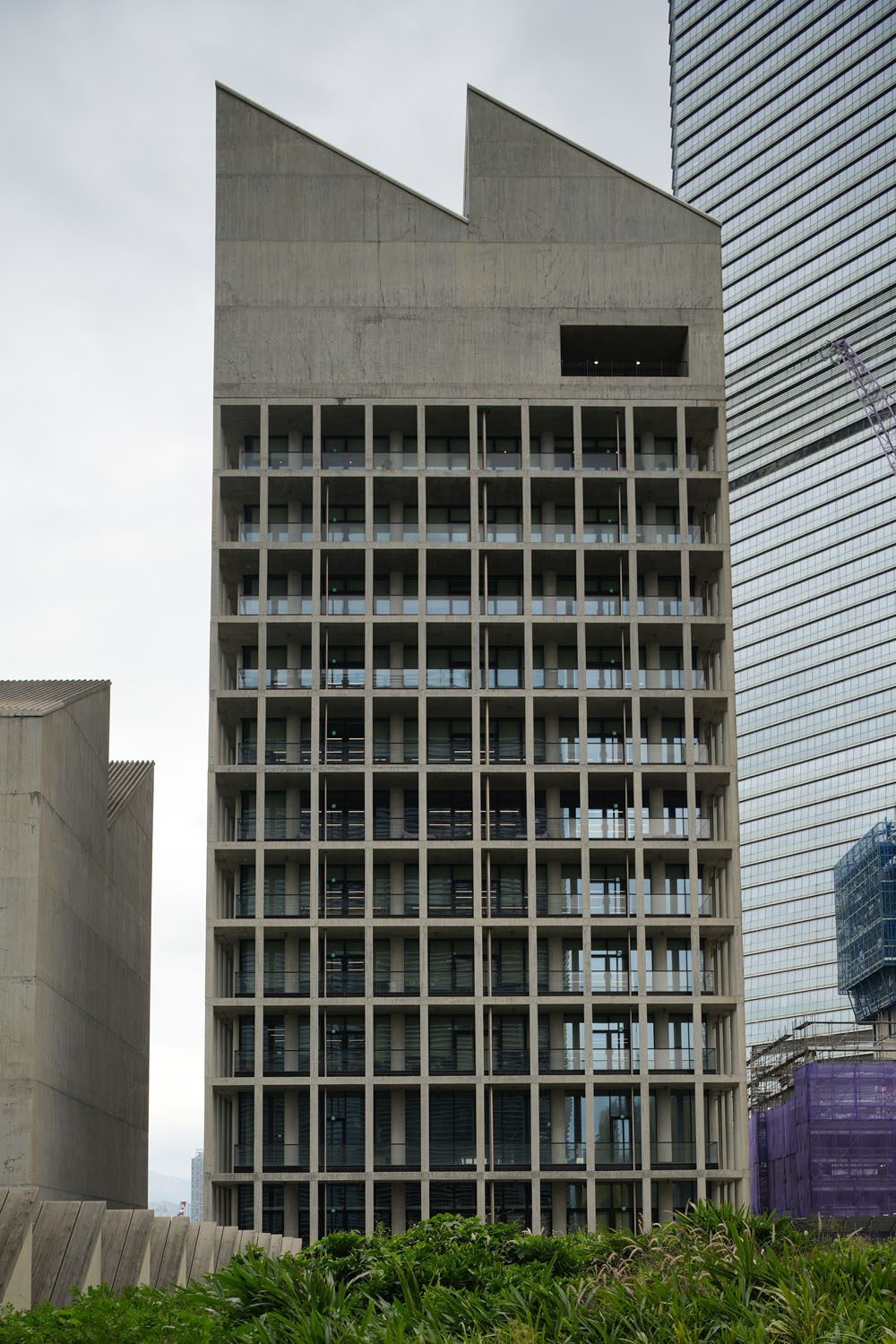 光軸を移動させてパースを抑えた作例（提供：サイトロンジャパン）