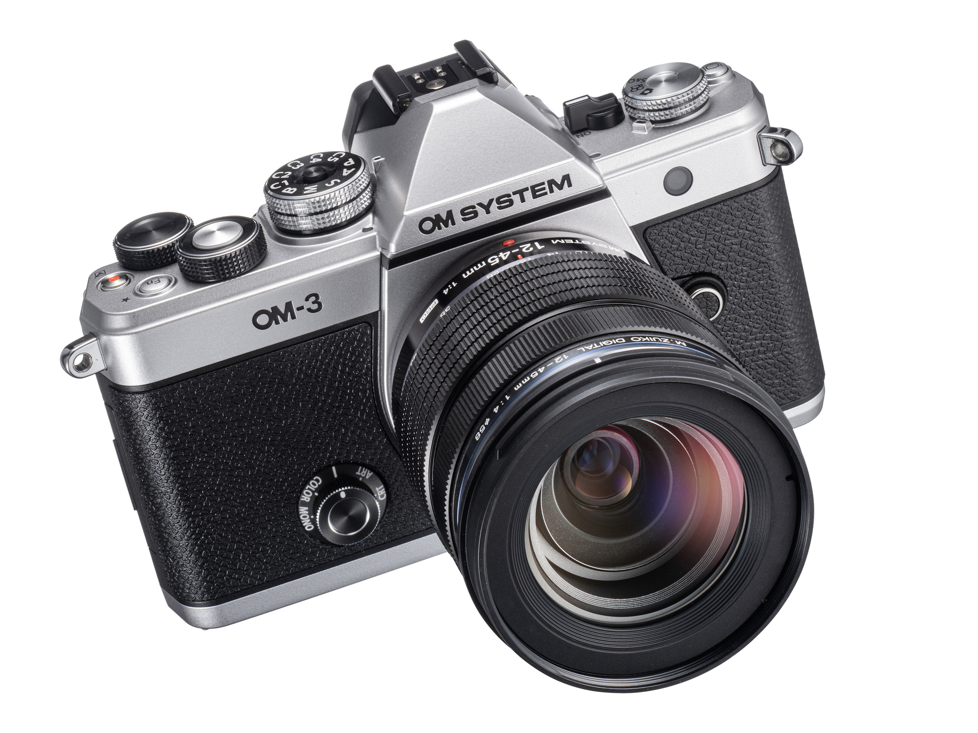 <span class="fnt-110"><b>OM-3</b></span><br>実勢価格：23万円前後<br>　<br><b>●SPECIFICATION</b><br>画素数：約2,037万画素<br>手ぶれ補正：シンクロ7.5段（中央）<br>最高連続撮影枚数：約50コマ/秒<br>外形寸法（W×H×D）：約139.3×88.9×45.8mm<br>質量：413g（本体のみ）