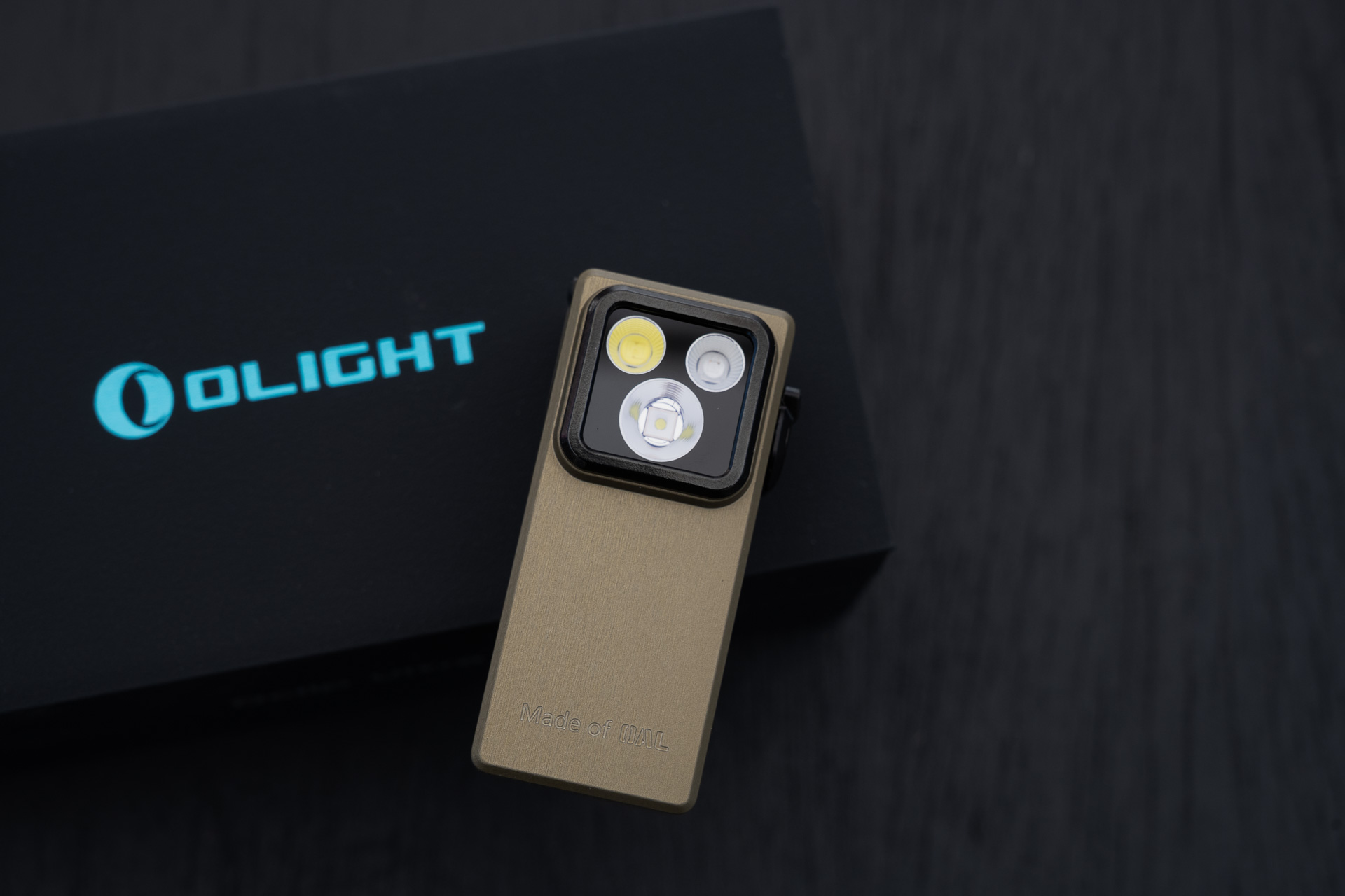 Oclip Ultra OAL。同じデザインでUVLED付きと赤色LED付きのモデルがあるので注意。本稿はUVLED付きモデルについてお話します