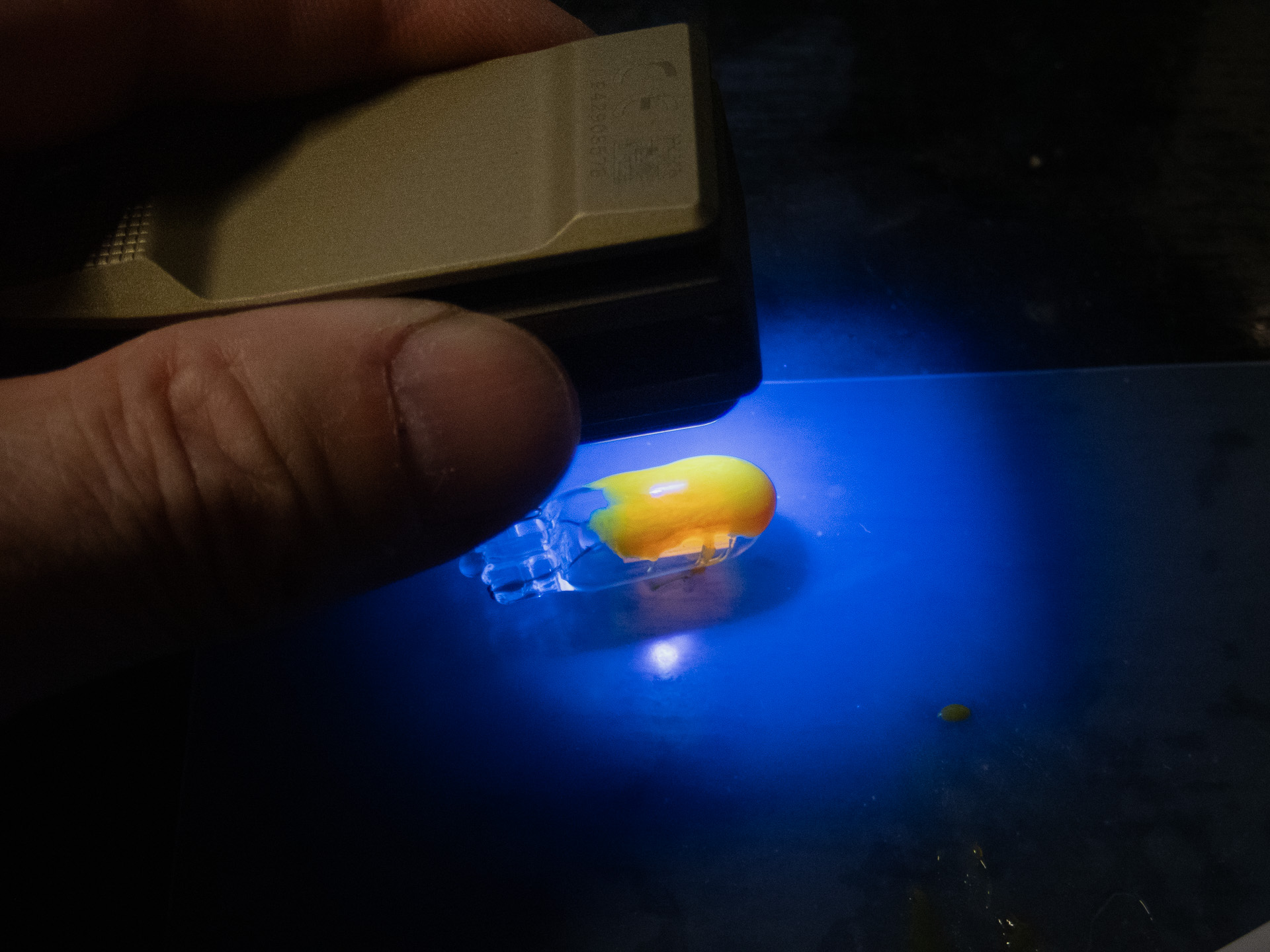 ルームランプをLEDに変えたら白すぎたので