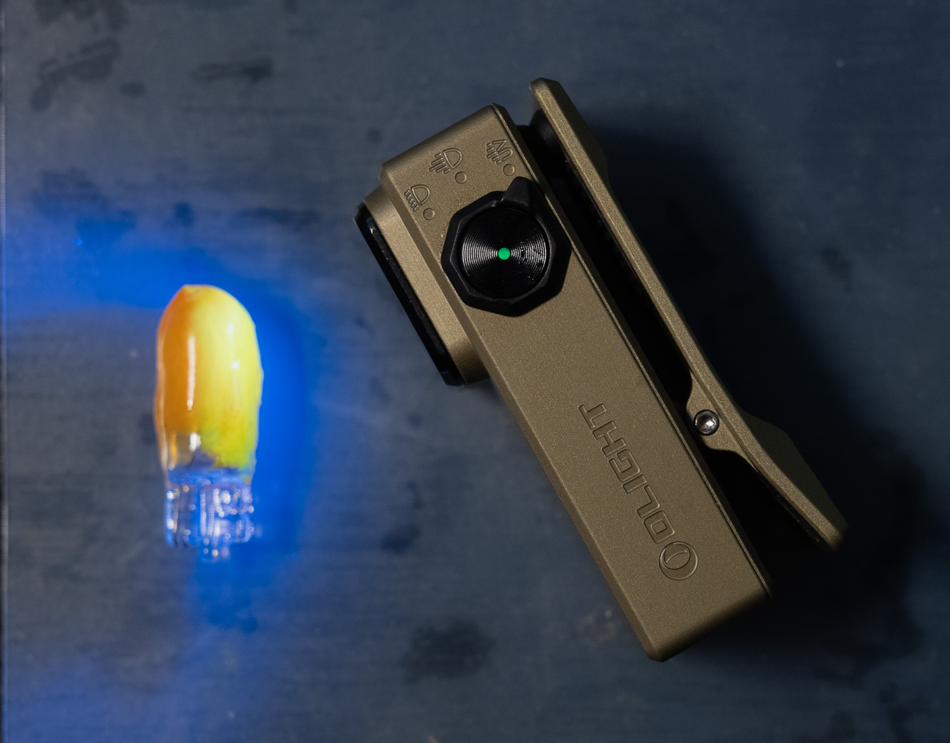 Oclip Ultra OALでレジンを固める