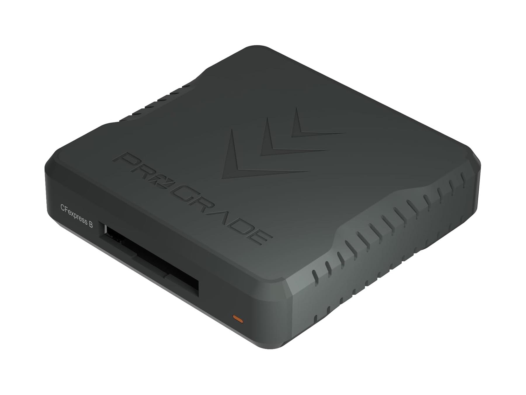 大きさが揃えられ、さらにマグネットでスタックできるのもProGrade Digital製カードリーダー。ノートPCの背面にも取り付けられる