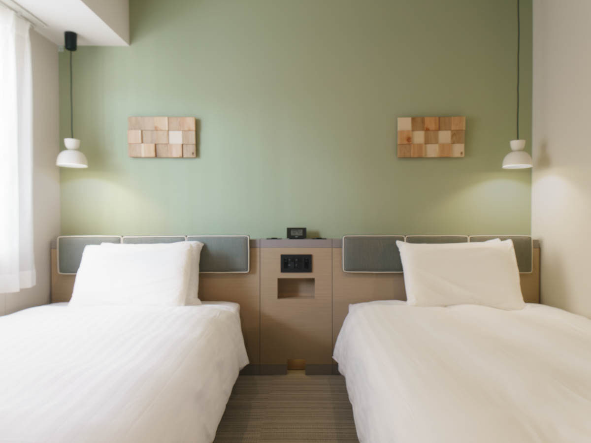 ツインスタンダード（イメージ）