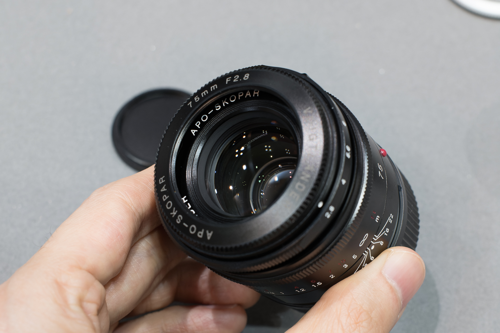 レンズフードを装着