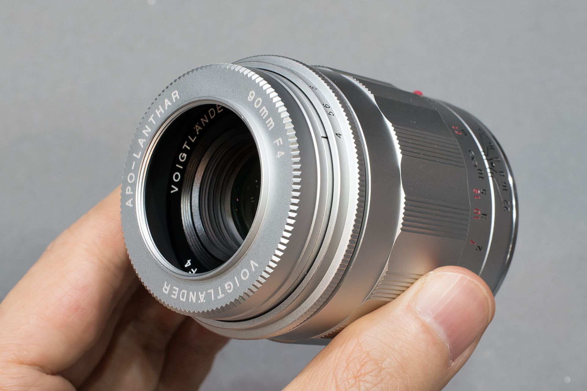 マウントアダプター経由でニコンZfに装着