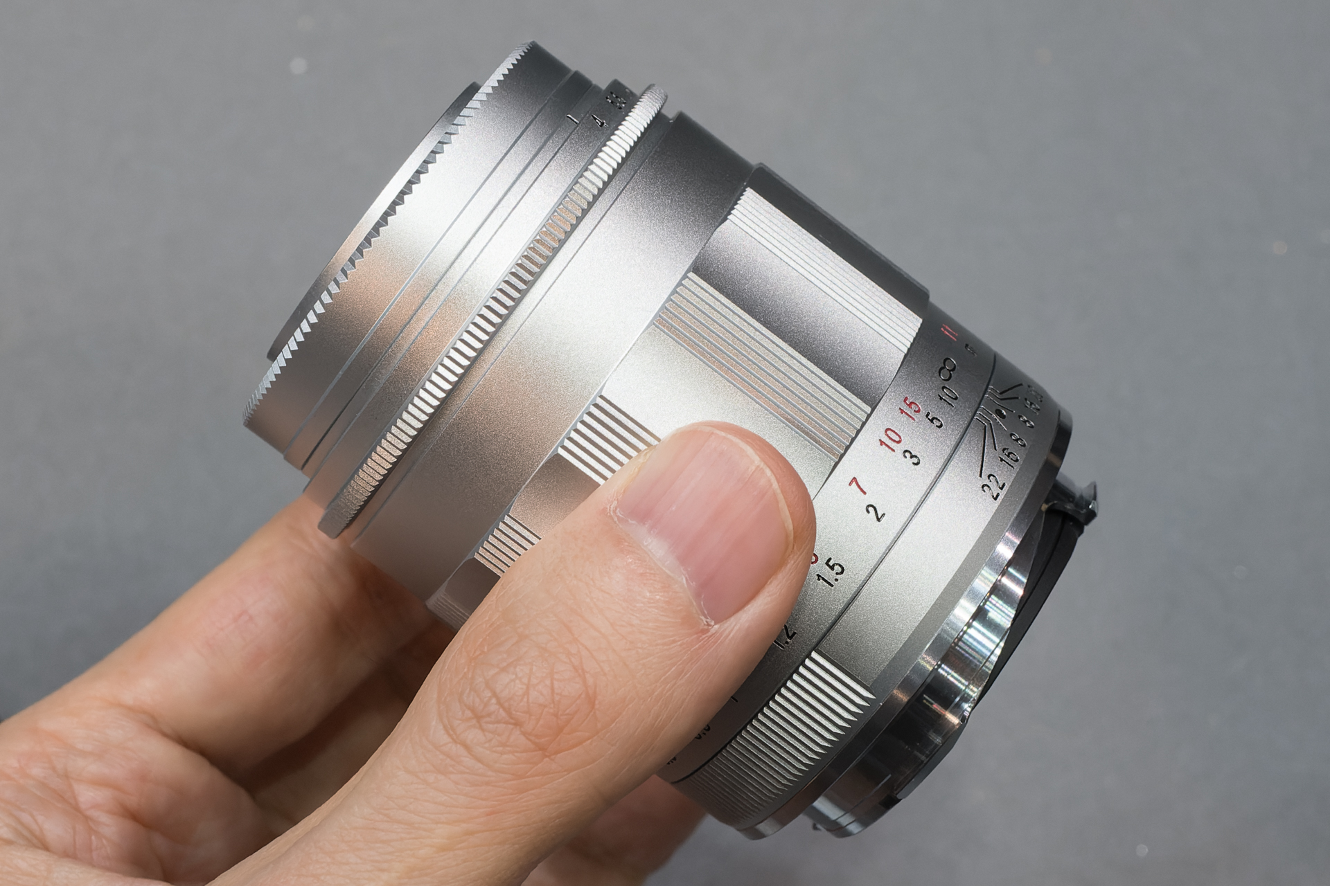 マウントアダプター経由でニコンZfに装着