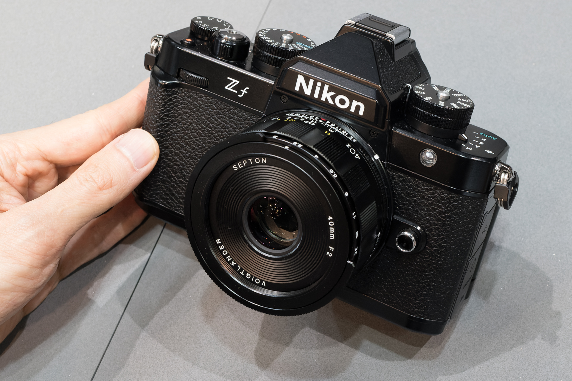 ニコンZfに装着