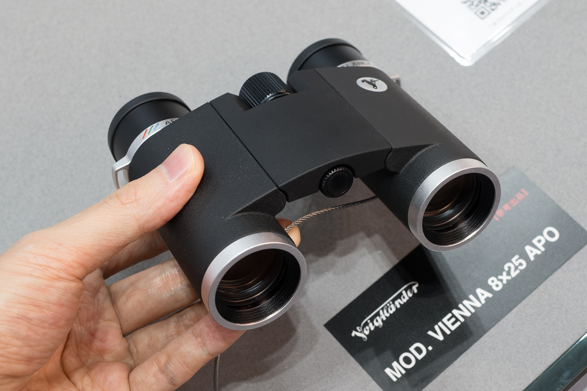 MOD. VIENNA 8×25 APO