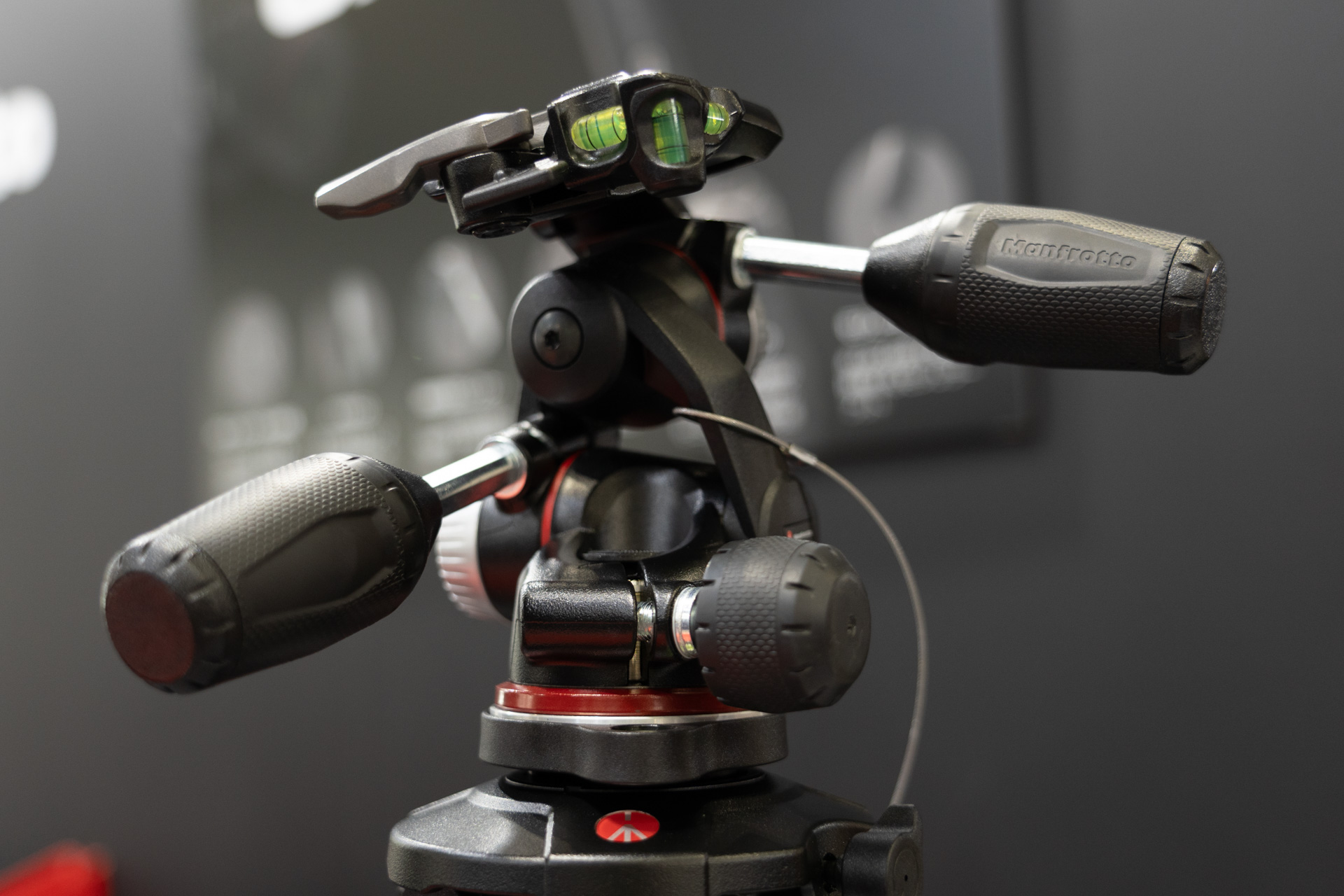 付属の3ウェイ雲台