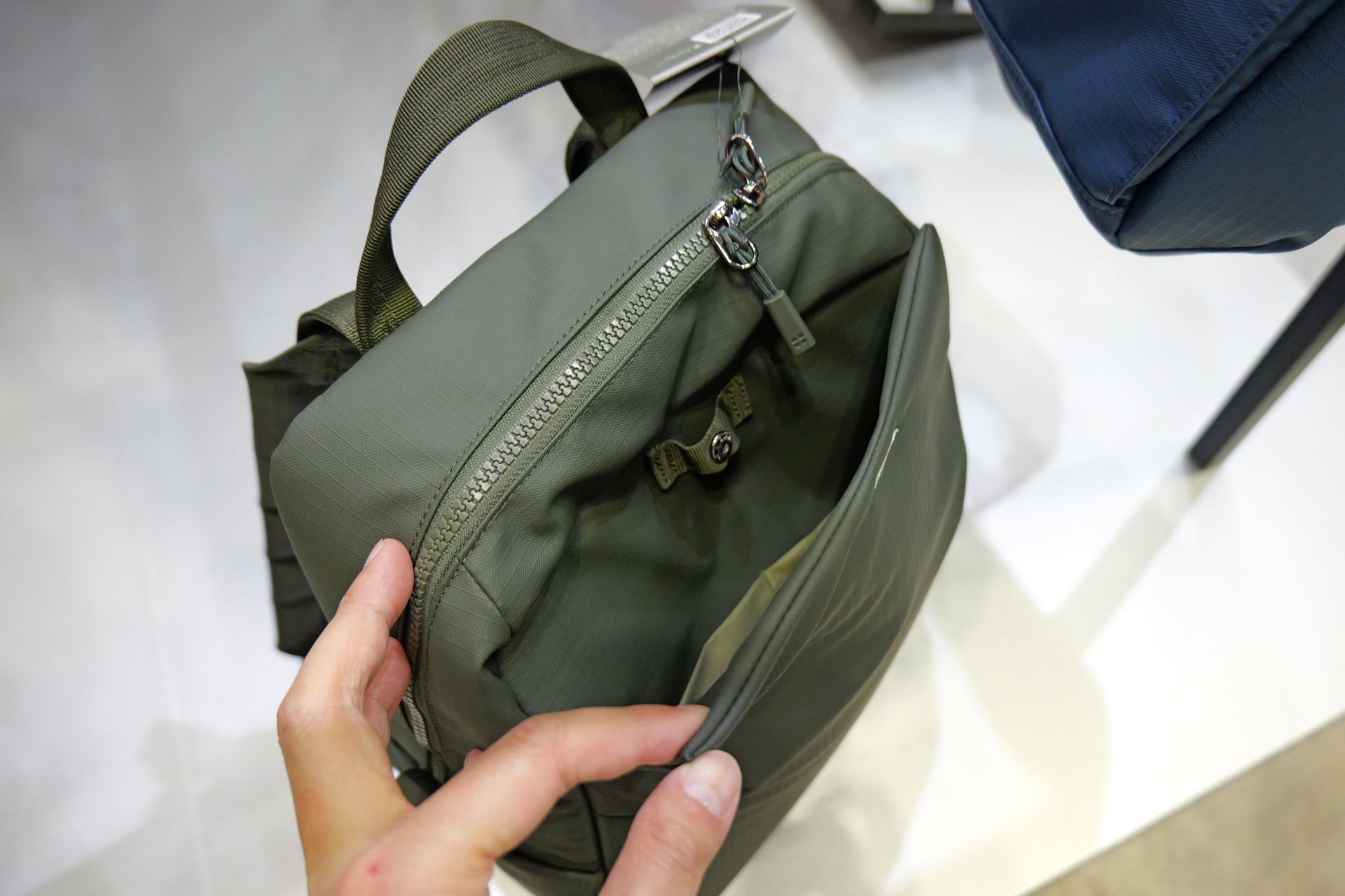 フロントポケットを展開したところ