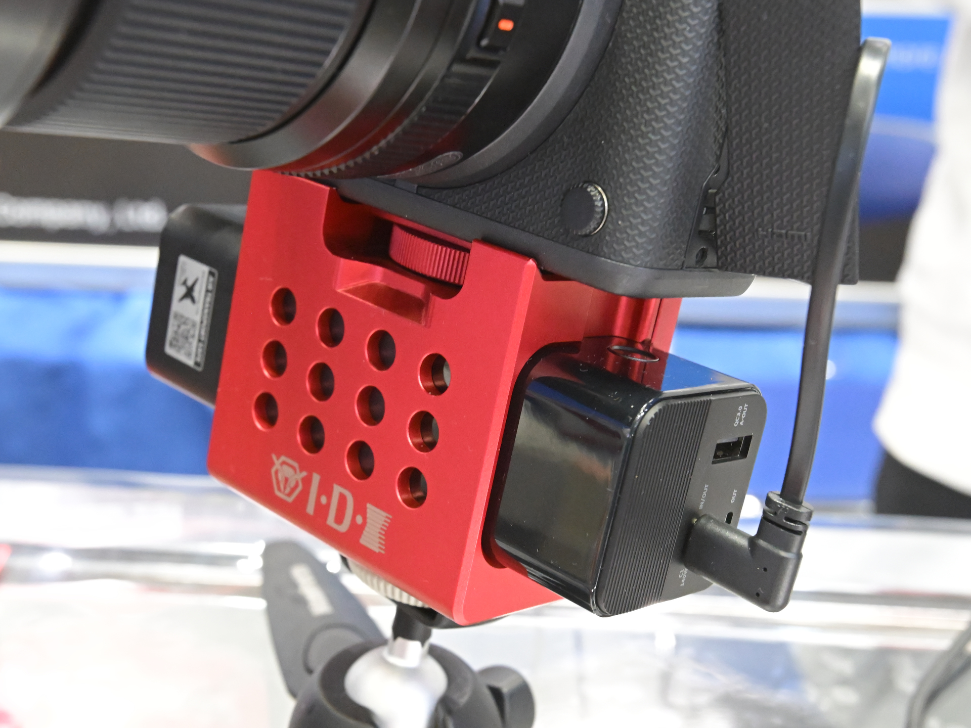 開発中のカメラ用ブラケット