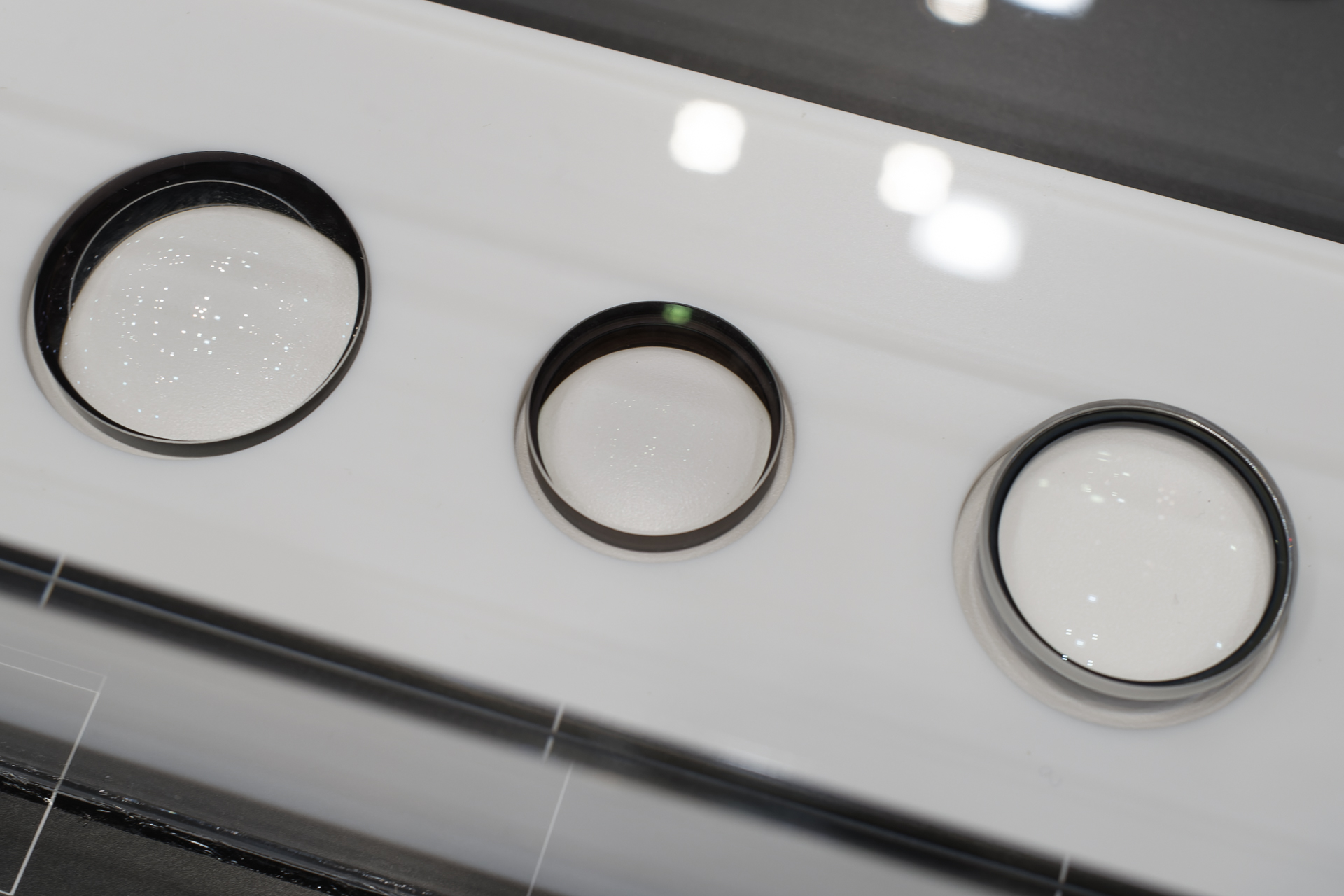 左から、2枚目のGMo非球面レンズ、蛍石レンズ、BR光学素子を含むレンズ群