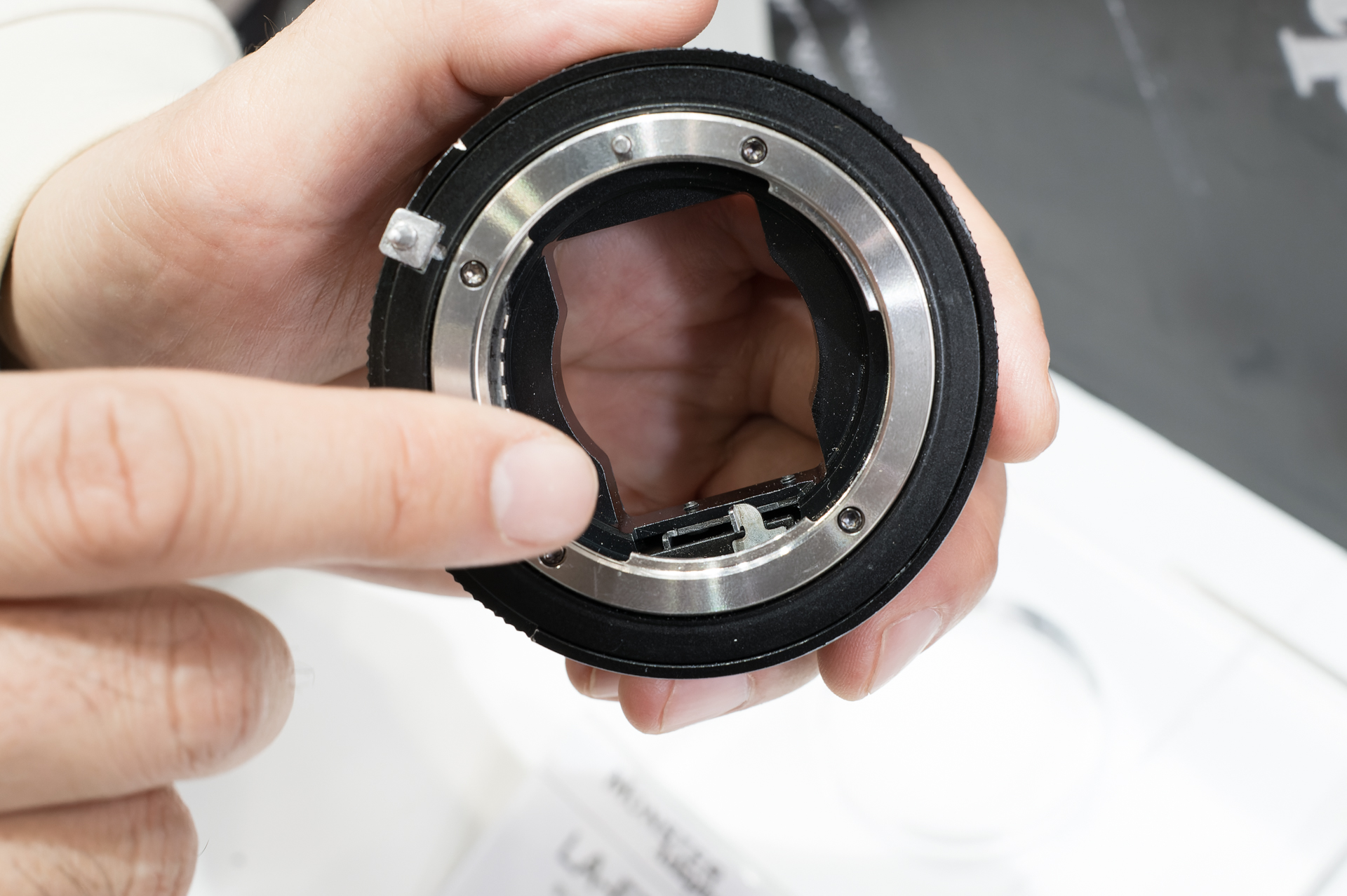 絞りを動かす連動レバーもある