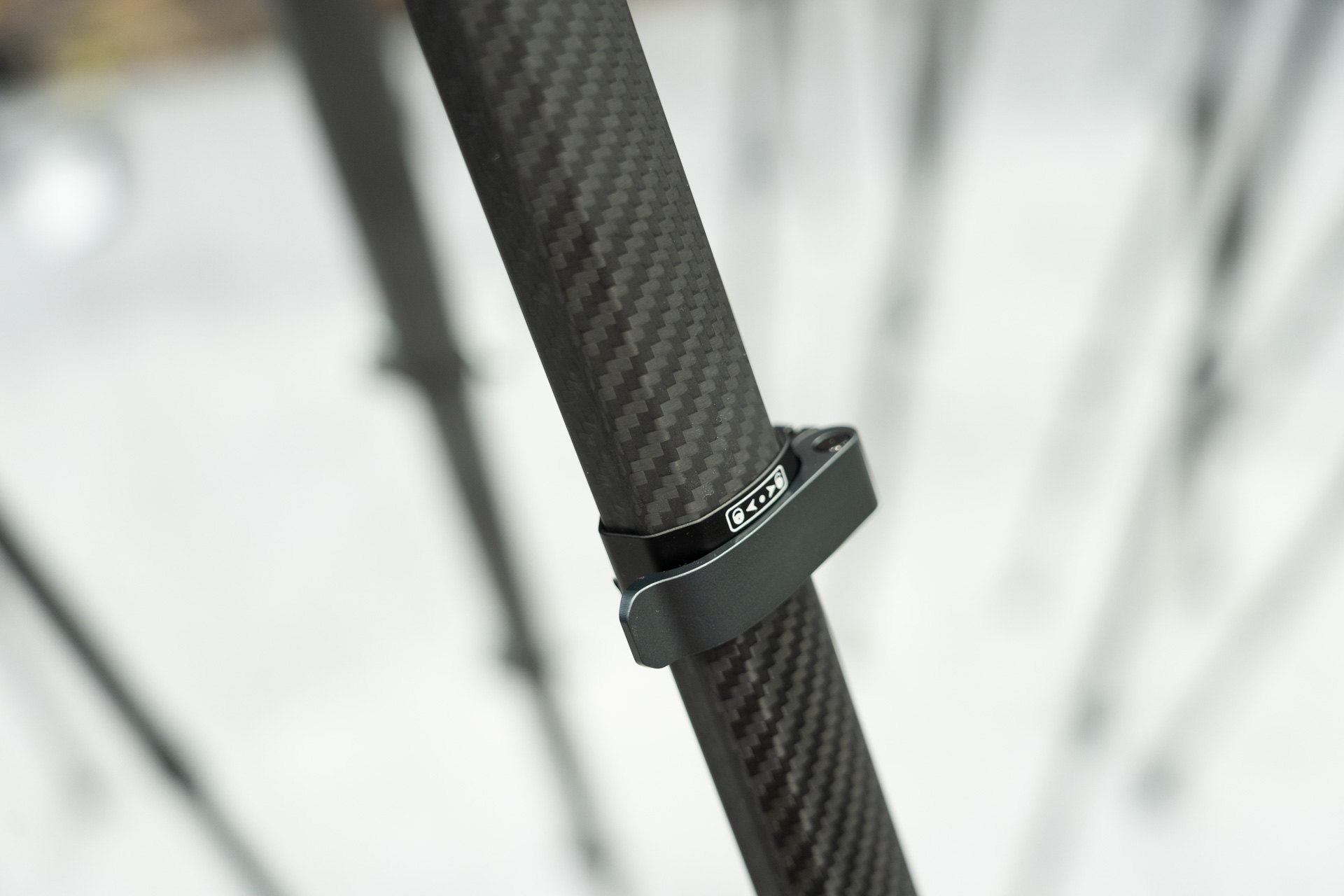 脚ロックはレバー式