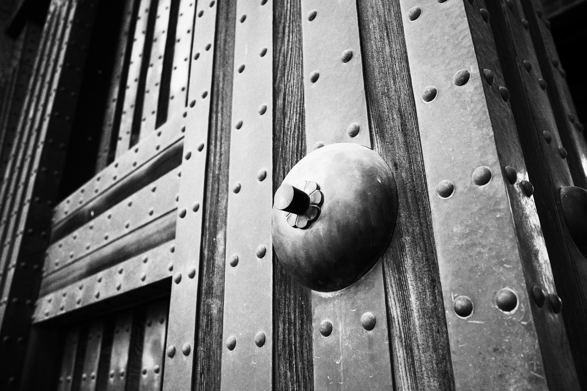 RICOH GR IV Monochrome／18.3mm／マニュアル露出（F2.8、1/30秒）／ISO 200／イメージコントロール：ハイコントラスト