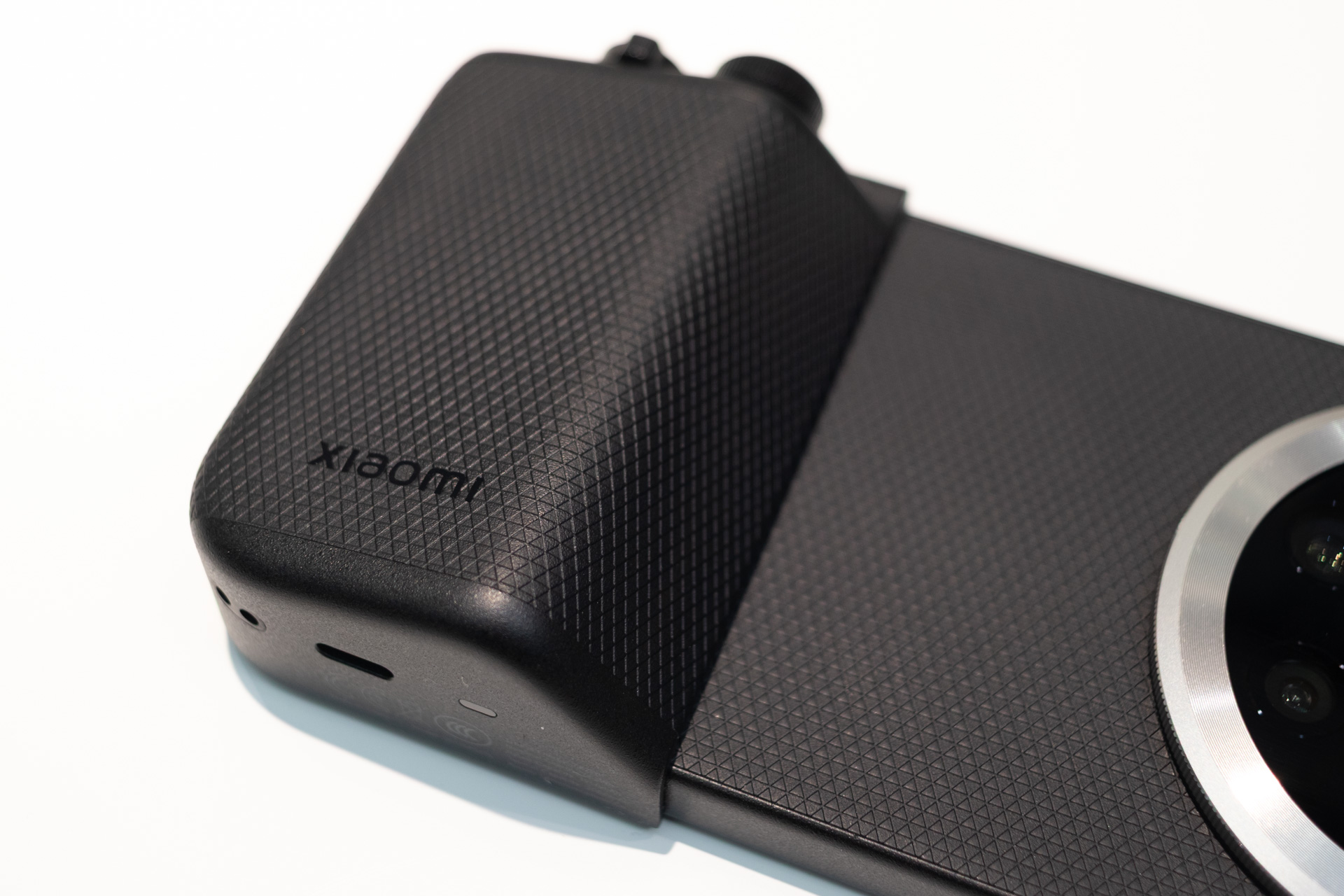 グリップはしっかりした厚みがある