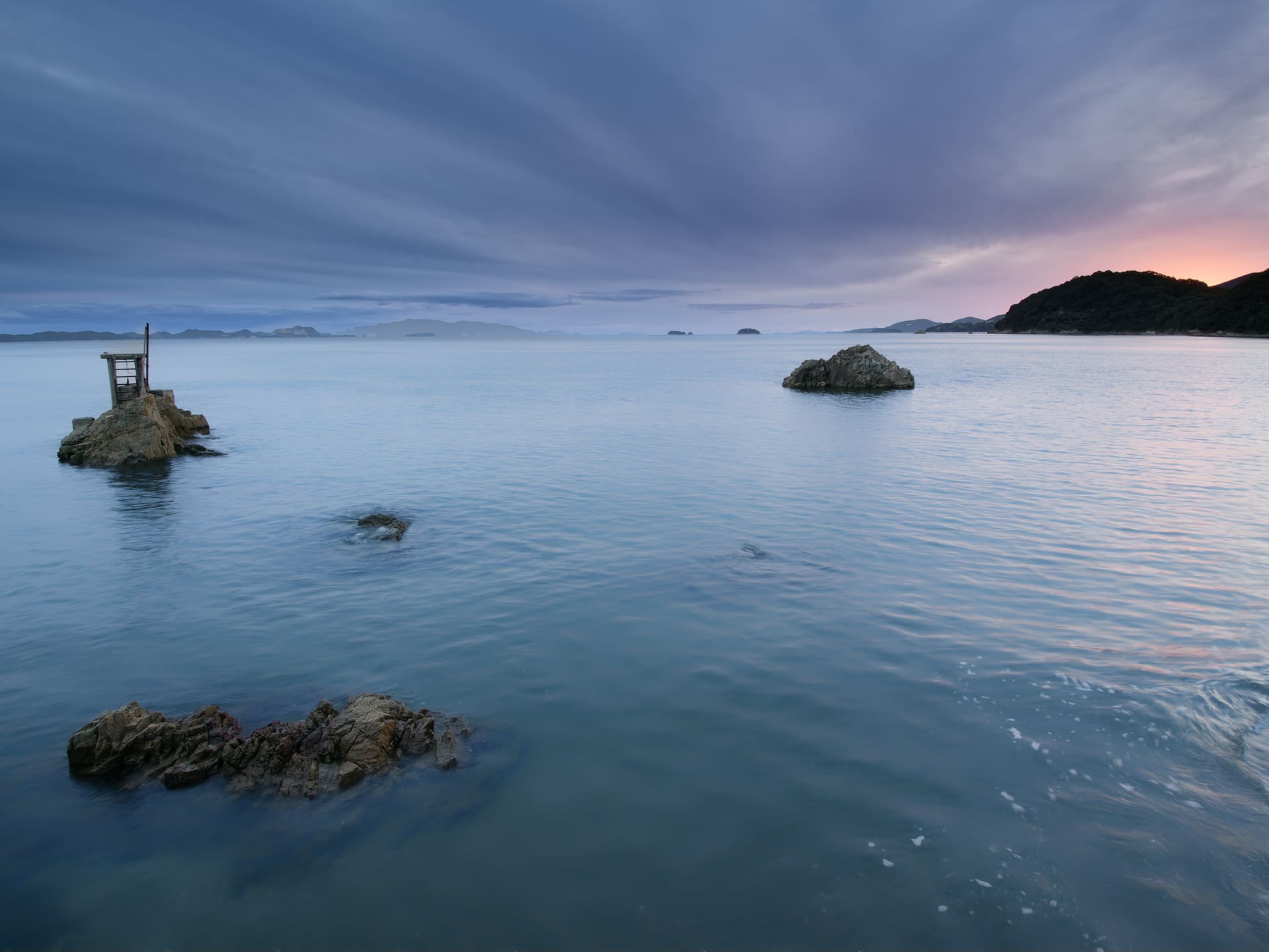 <span class="fnt-85">OM SYSTEM OM-1 Mark II／M.ZUIKO DIGITAL ED 7-14mm F2.8 PRO／10mm（35mm判換算20mm相当）／マニュアル露出（F8、1/4秒）／ISO 200／WB：晴天</span>