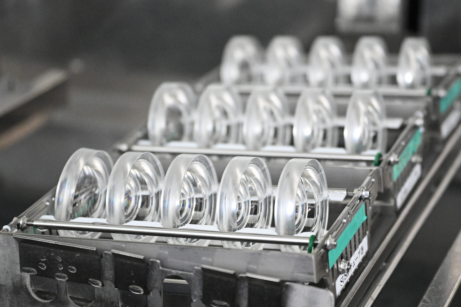 来ました、「NIKKOR Z 24-70mm f/2.8 S II」の前玉が！