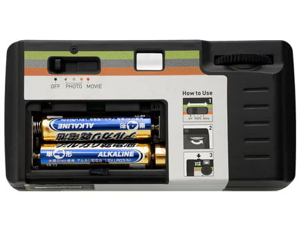 電源は単4形アルカリ充電池3本