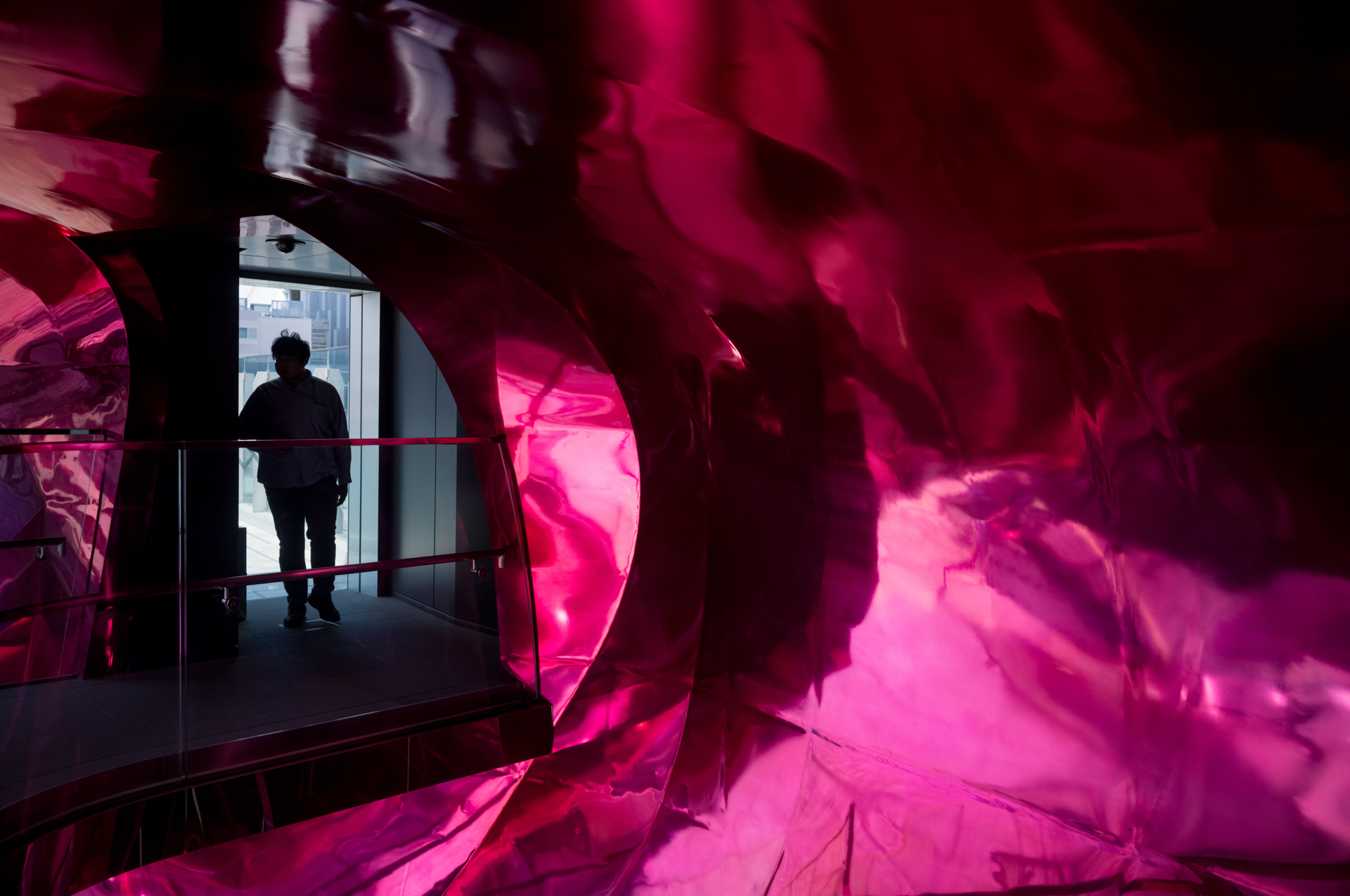 光の当たり方がなだらかではなく、光線状態としてはあまりよろしくないのですが、階調の収まりは良いですね。<br><span class="fnt-85">ライカM11-P／アベノン スーパーワイド21mm F2.8／マニュアル露出（1/750秒、F4）／ISO 400</span>