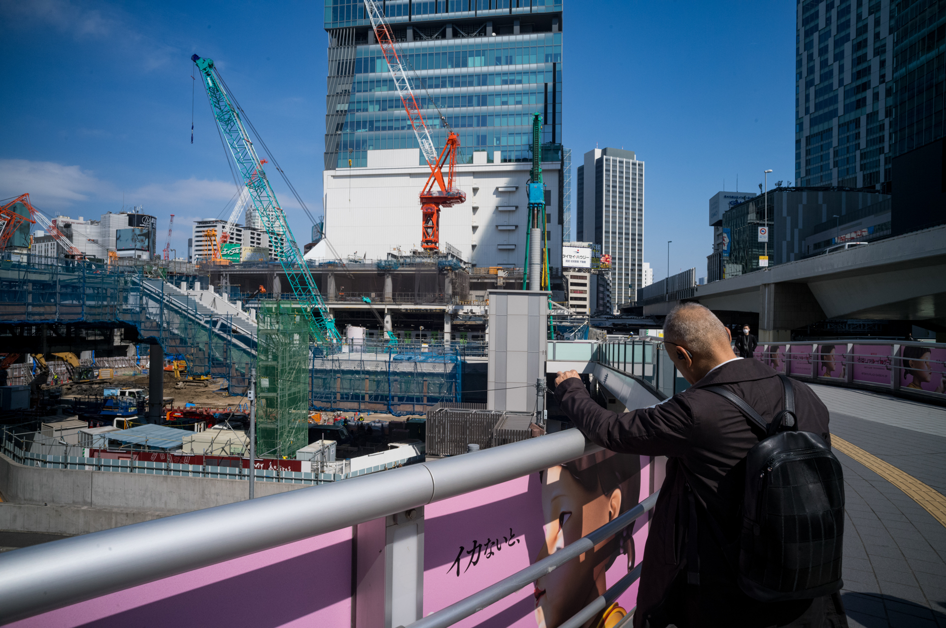 けっこうコントラストの高い描写です。青空などの再現性は良好です。<br><span class="fnt-85">ライカM11-P／アベノン スーパーワイド21mm F2.8／マニュアル露出（1/1,000秒、F8）／ISO 400</span>