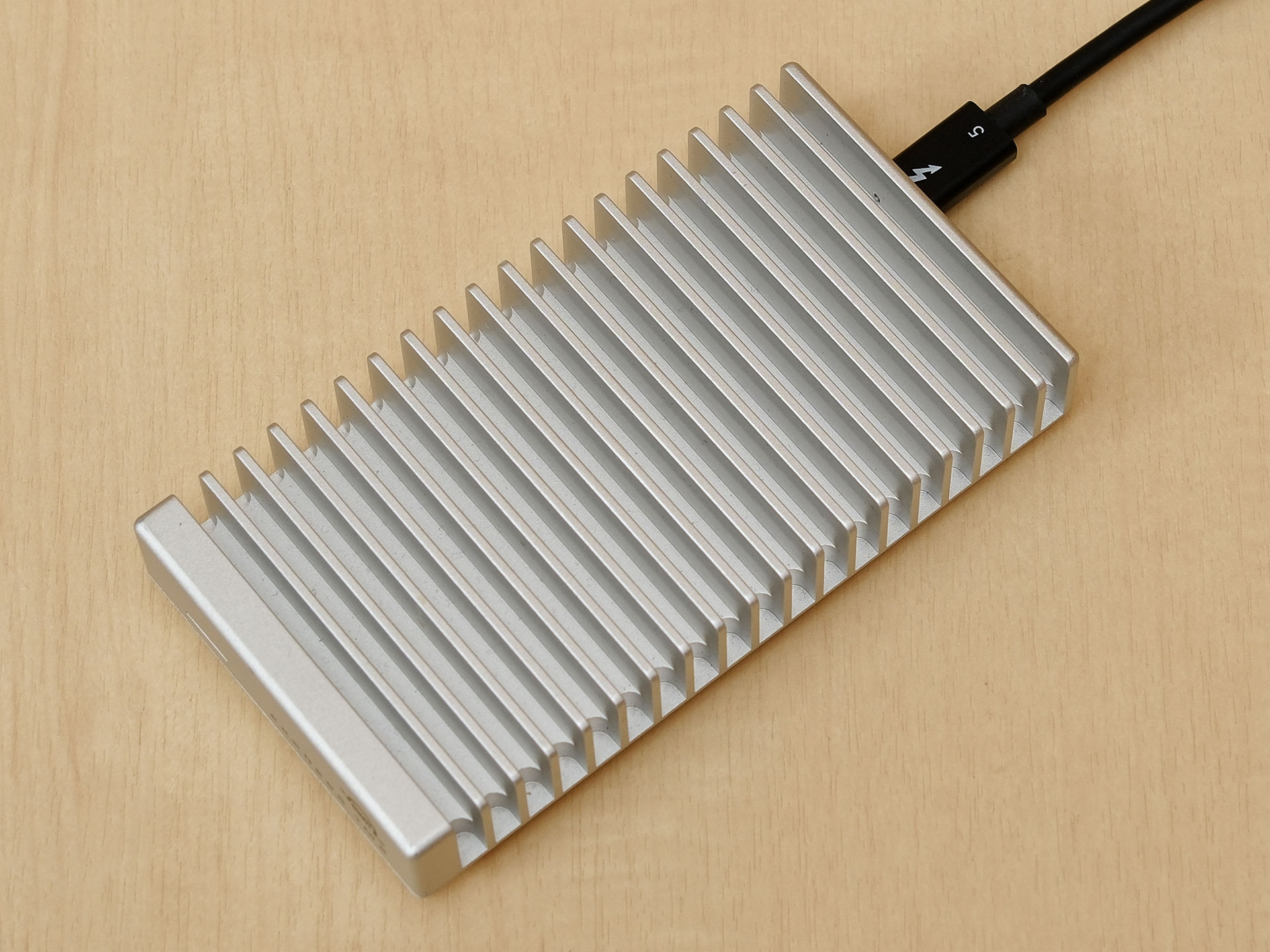 さらにポータブルSSDケース「OWC Express 1M2 80G」へもデータを保存する