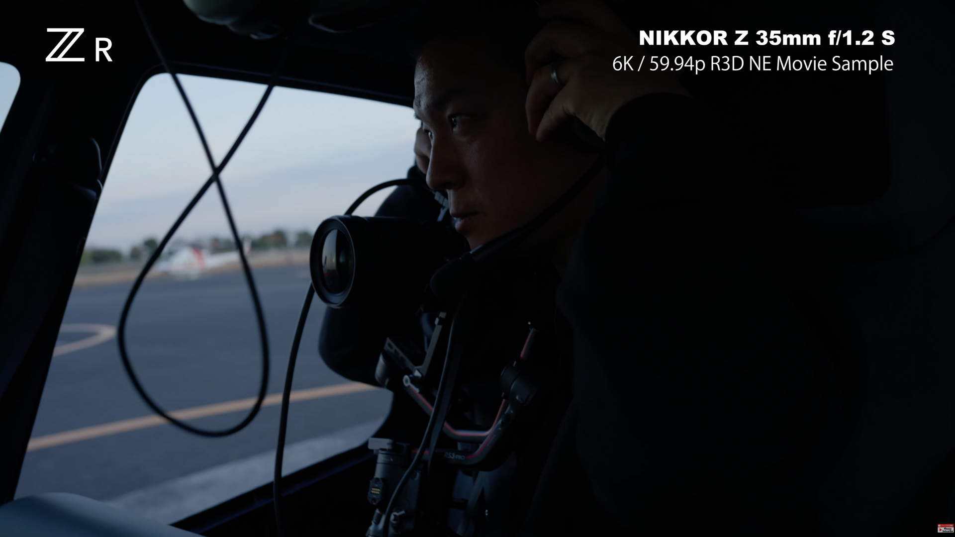 東京夜景空撮 Tokyo Night Skyline 4K | Nikon ZR Helicopter Aerial Footageより