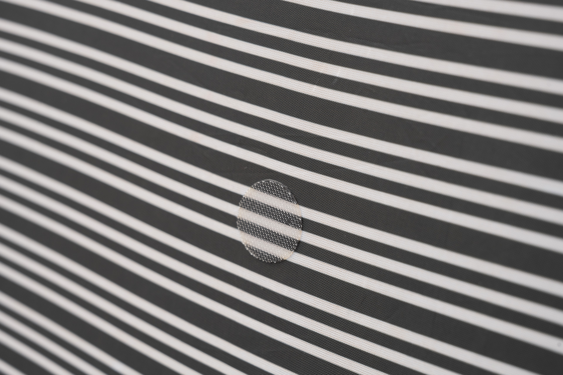 レフの部分に面ファスナーが4箇所融着されている