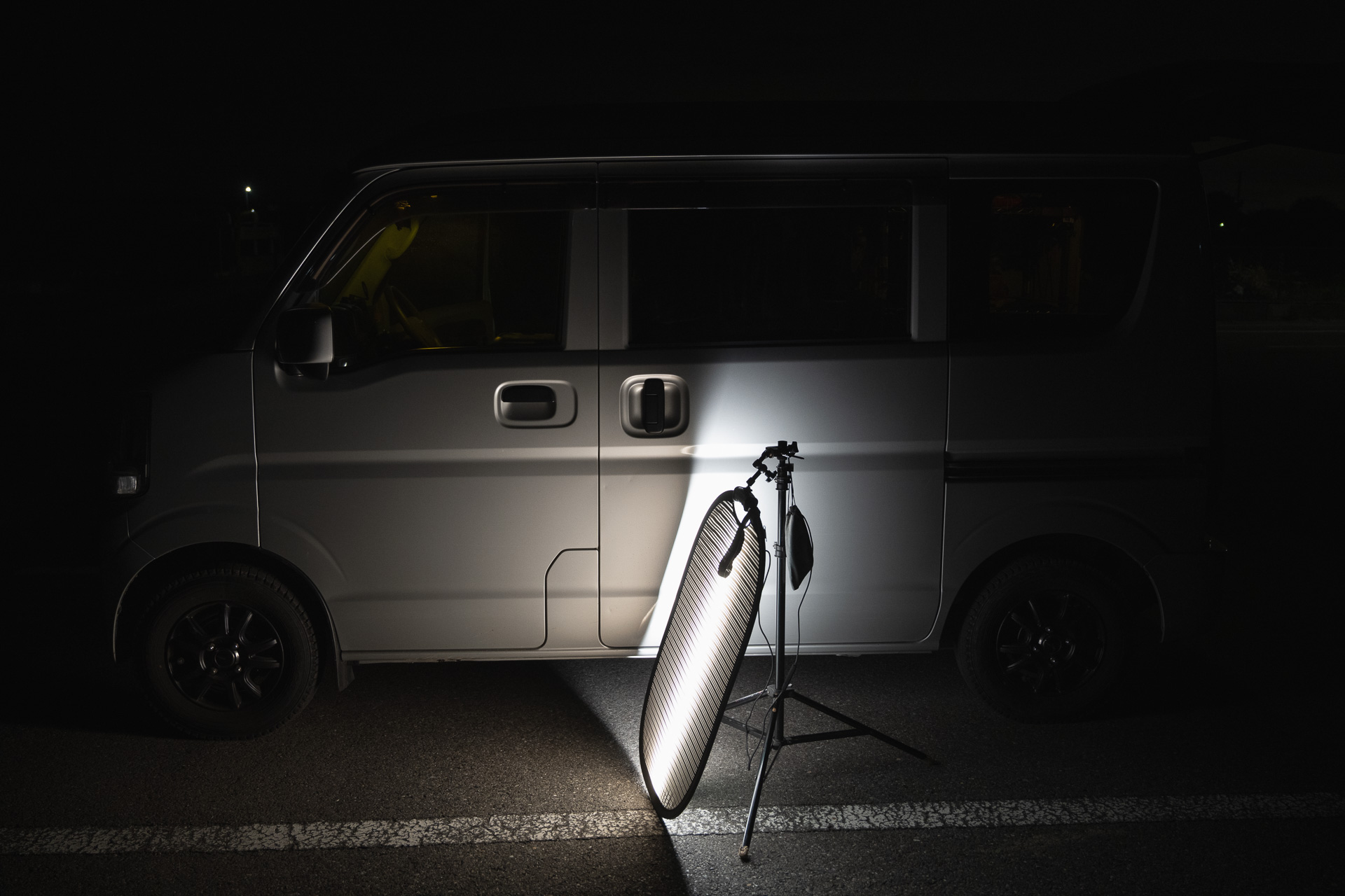 夜でも凹みを確認できる