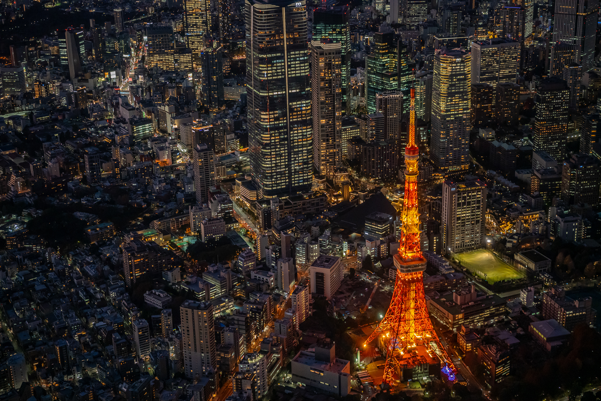 ニコン ZR／6,048×4,032／NIKKOR Z 24-70mm F2.8 S II／53mm／シャッター優先AE（1/125秒、F2.8、±0.0EV）／ISO 4000