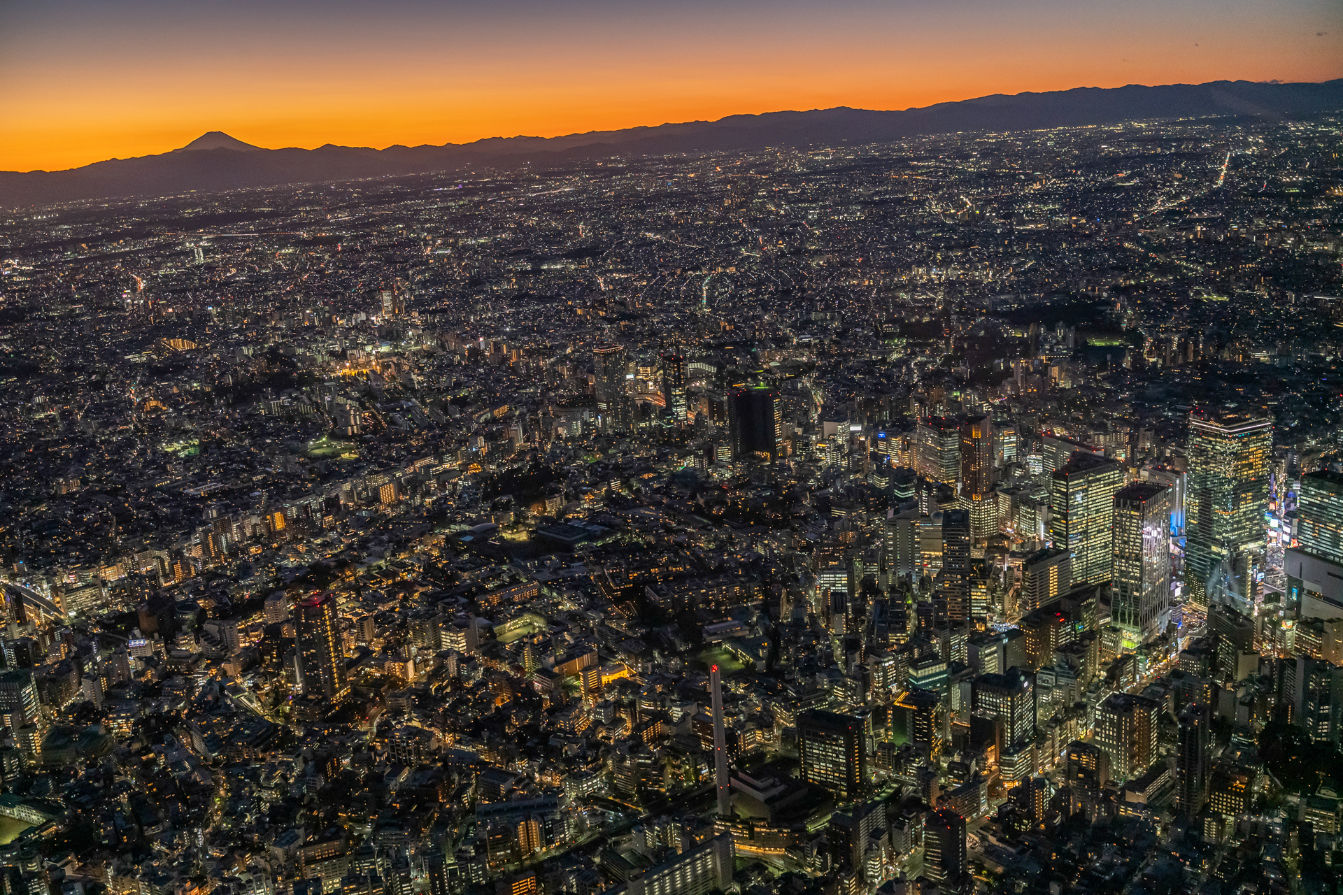 ニコン ZR／6,048×4,032／NIKKOR Z 24-70mm F2.8 S II／32.5mm／シャッター優先AE（1/125秒、F2.8、±0.0EV）／ISO 4000