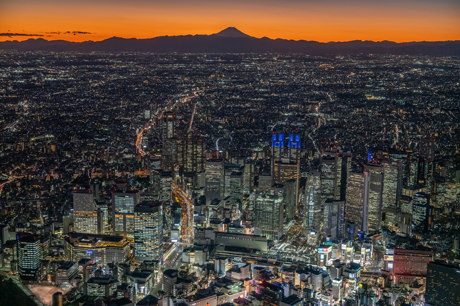 ニコン ZR／6,034×4,023／NIKKOR Z 24-70mm F2.8 S II／46mm／シャッター優先AE（1/125秒、F2.8、±0.0EV）／ISO 4000