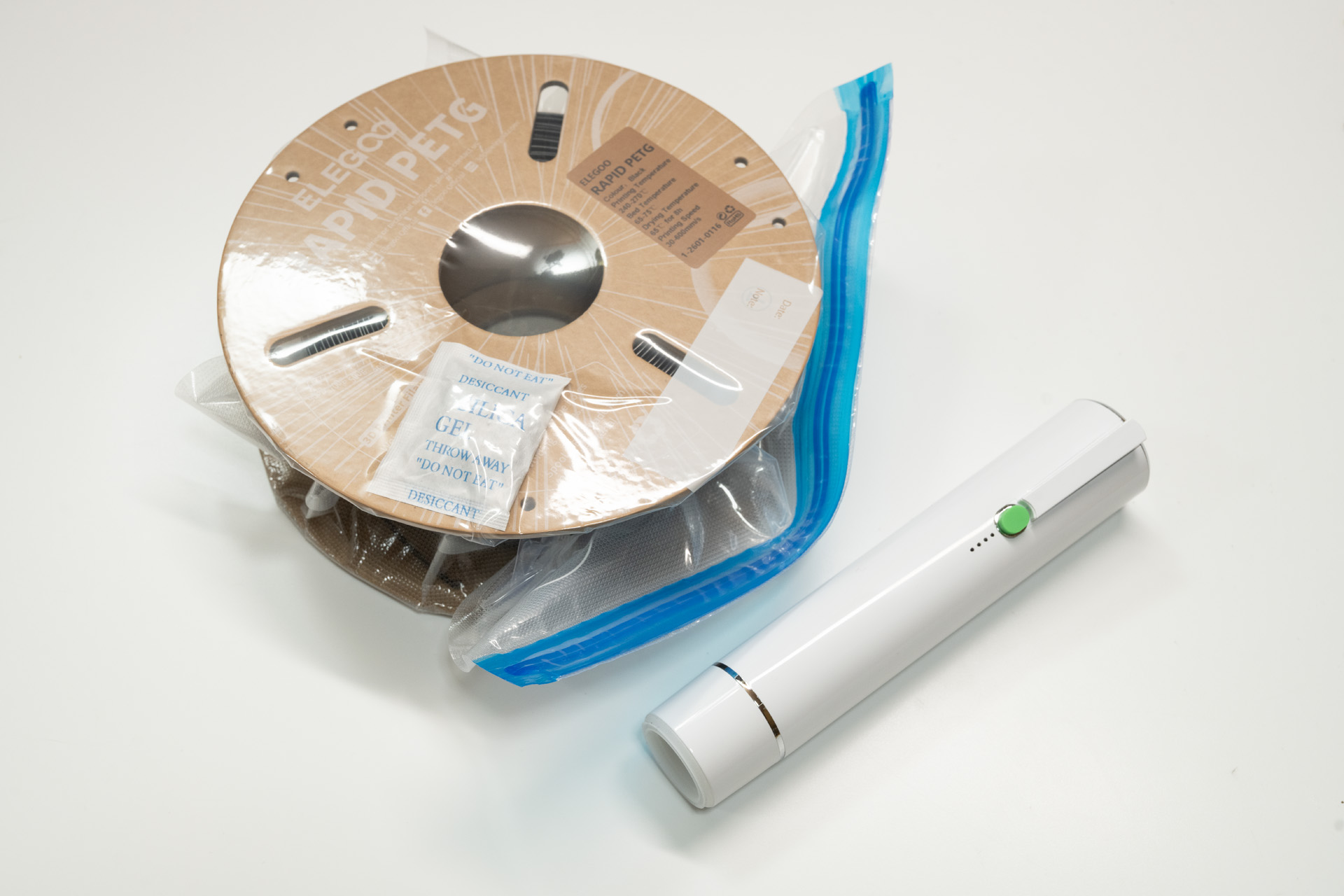 食品用の真空パック機で脱気保管