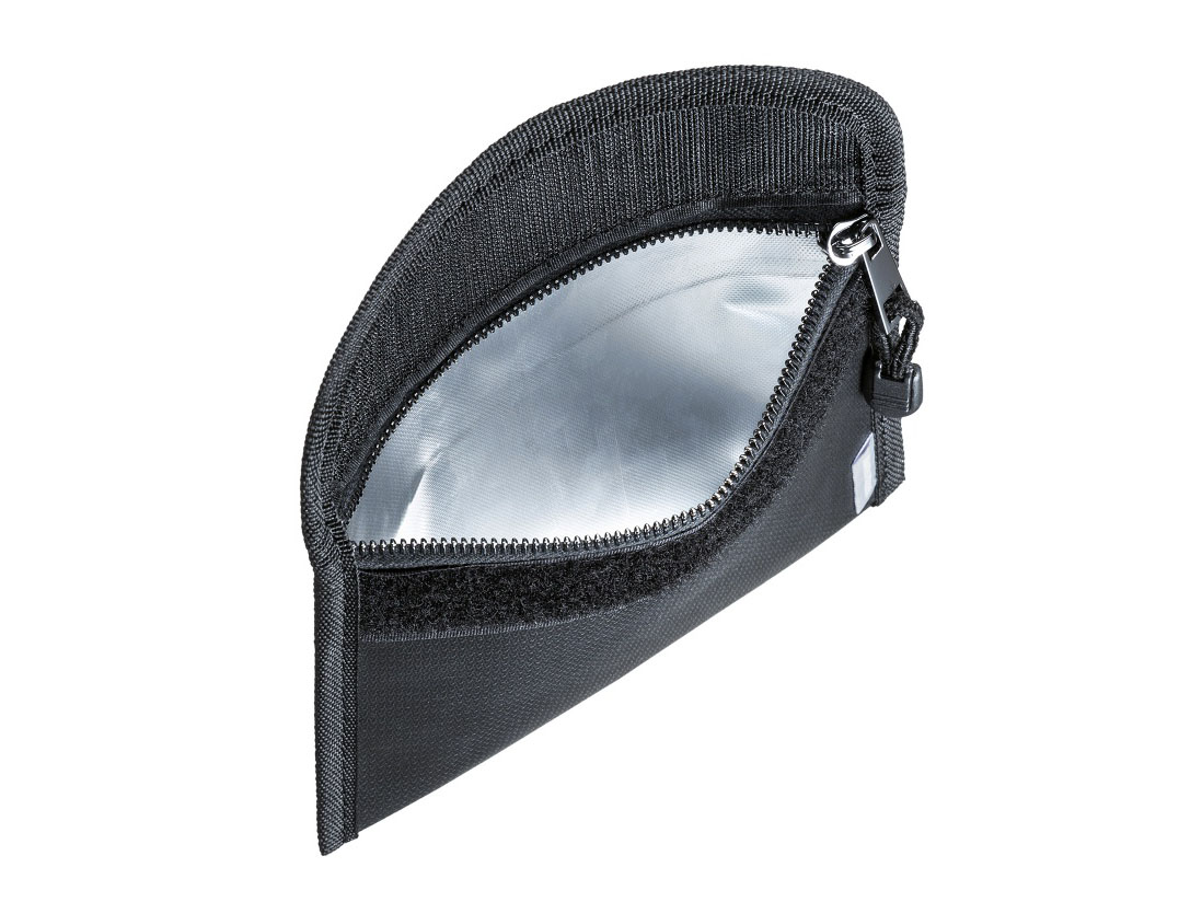 ファスナーを開いたところ（IN-FP1BK）