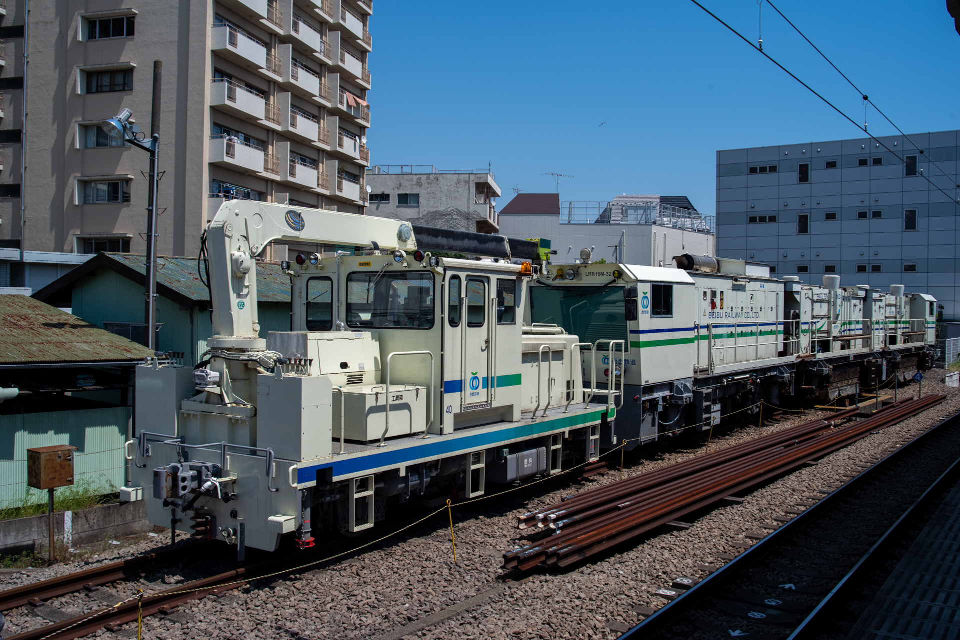 とある保線区だと思うのですが、鉄分はないのにこの場所は撮りたくなるわけです。都市の風景としてもよいのではと。細かいところまでよくみえるのはK-1だけのせいではないかと。<br><span class="fnt-85">ペンタックス K-1 Mark II／TAKUMAR-F 28-80mm F3.5-4.5／36mm／絞り優先AE（1/1,000秒、F10、±0.0EV）／ISO 400</span>