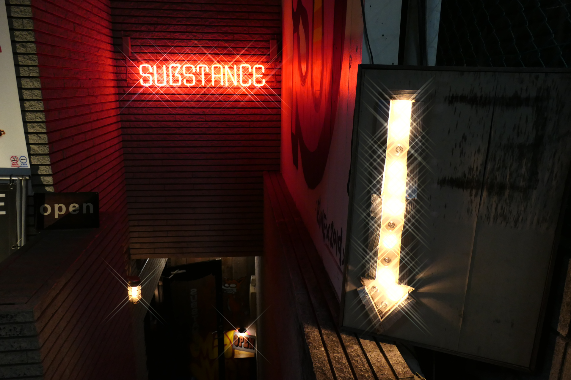 LUMIX TX3／LEICA DC VARIO-ELMAR 1:3.3-6.4/8.8-132 ASPH.／26mm／絞り優先AE（1/80秒、F3.3、-1/3EEV）／ISO 1000
